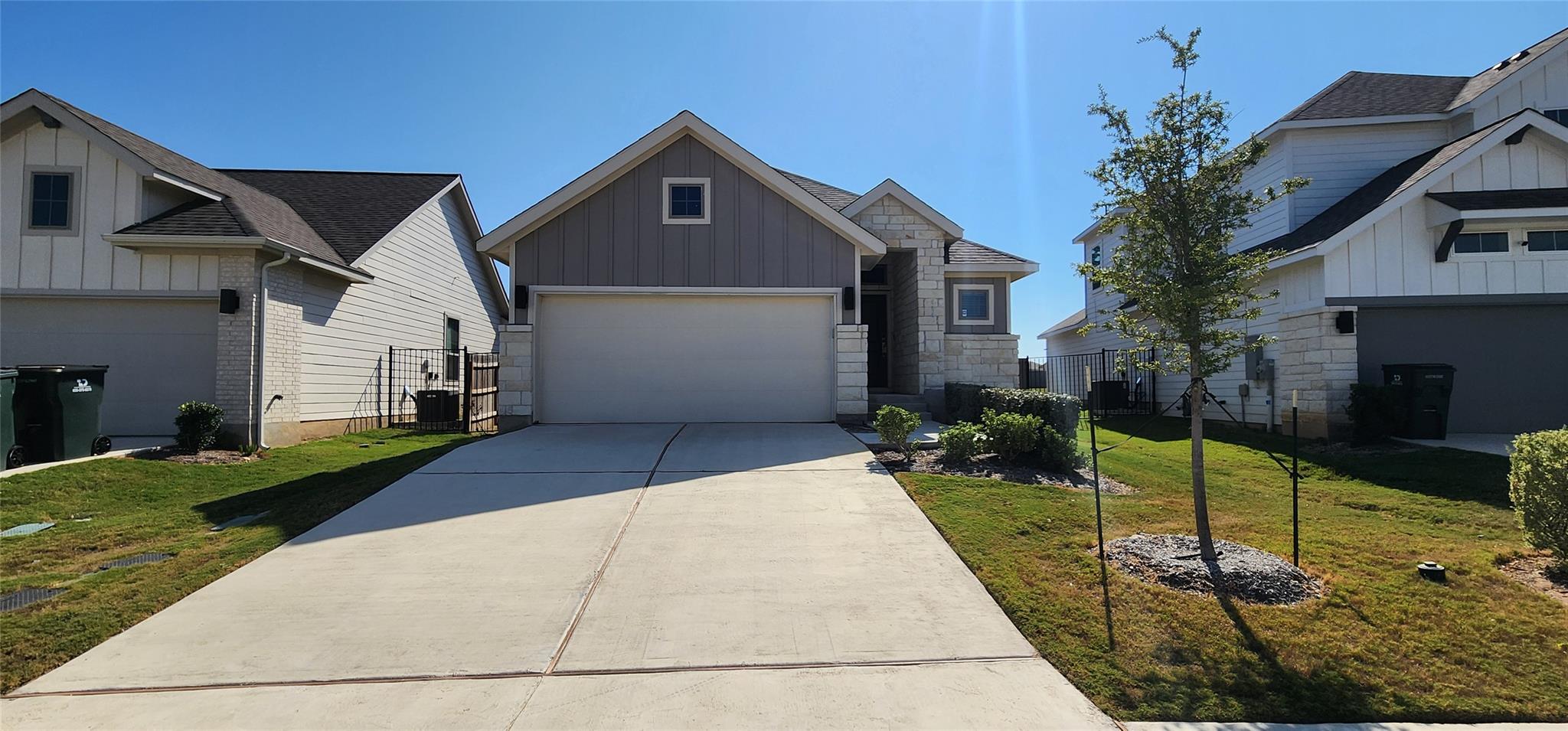 424 Los Olives Ln, Liberty Hill, TX 78641