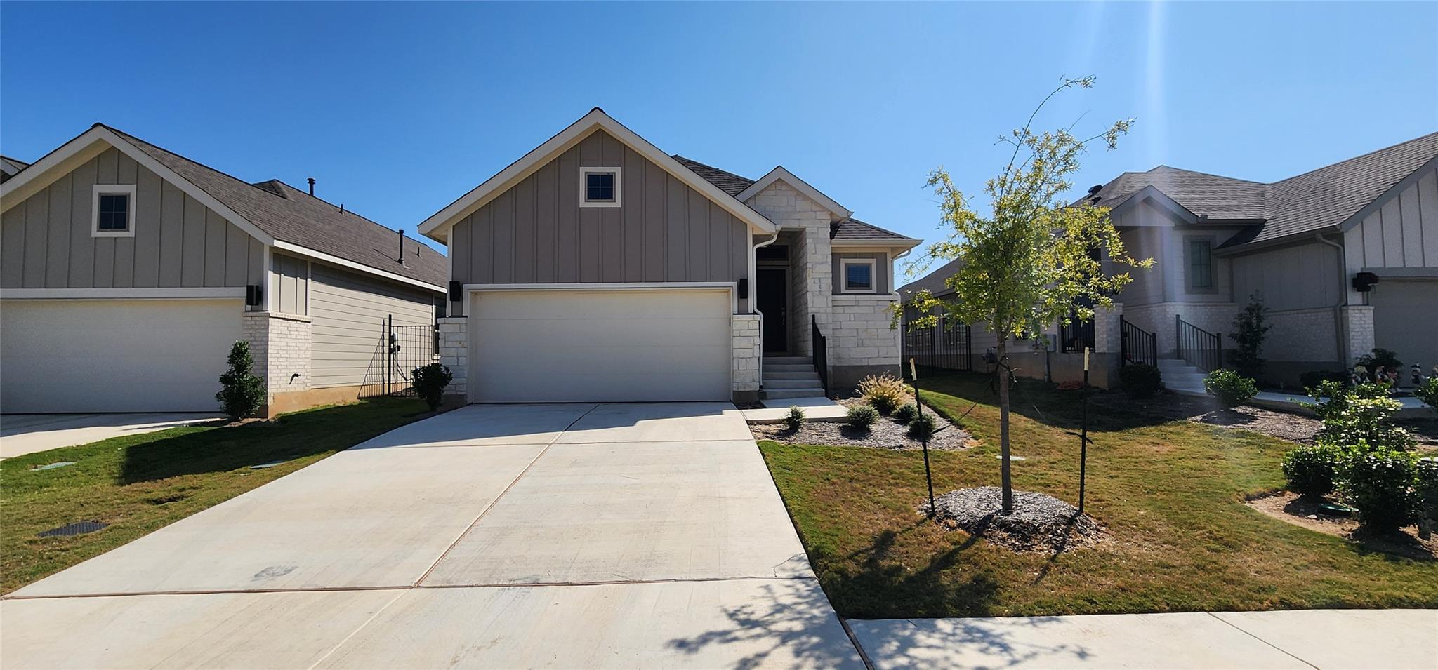 440 Los Olives Ln, Liberty Hill, TX 78641