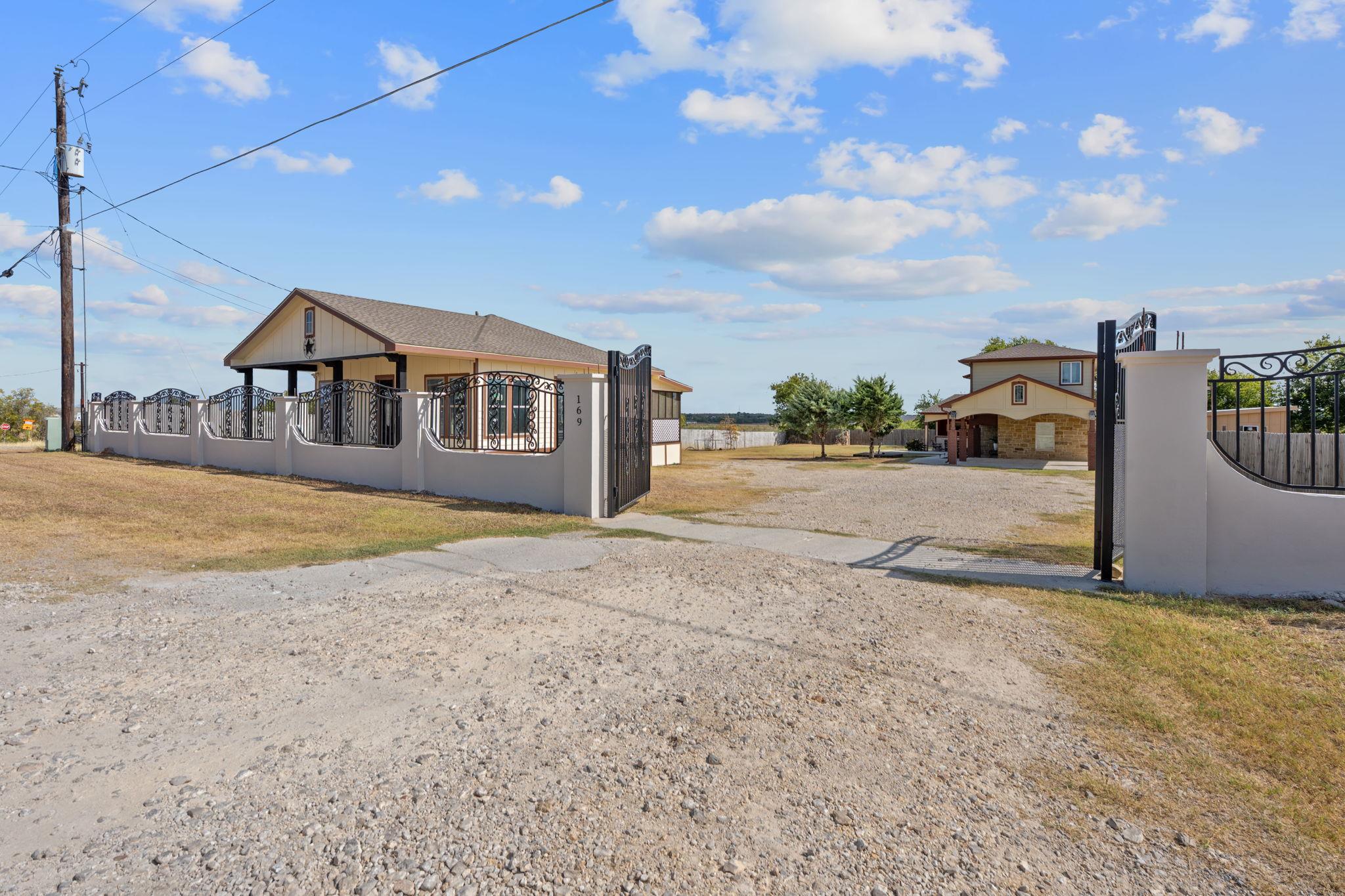 169 Ridgetop Rd, Buda, TX 78610