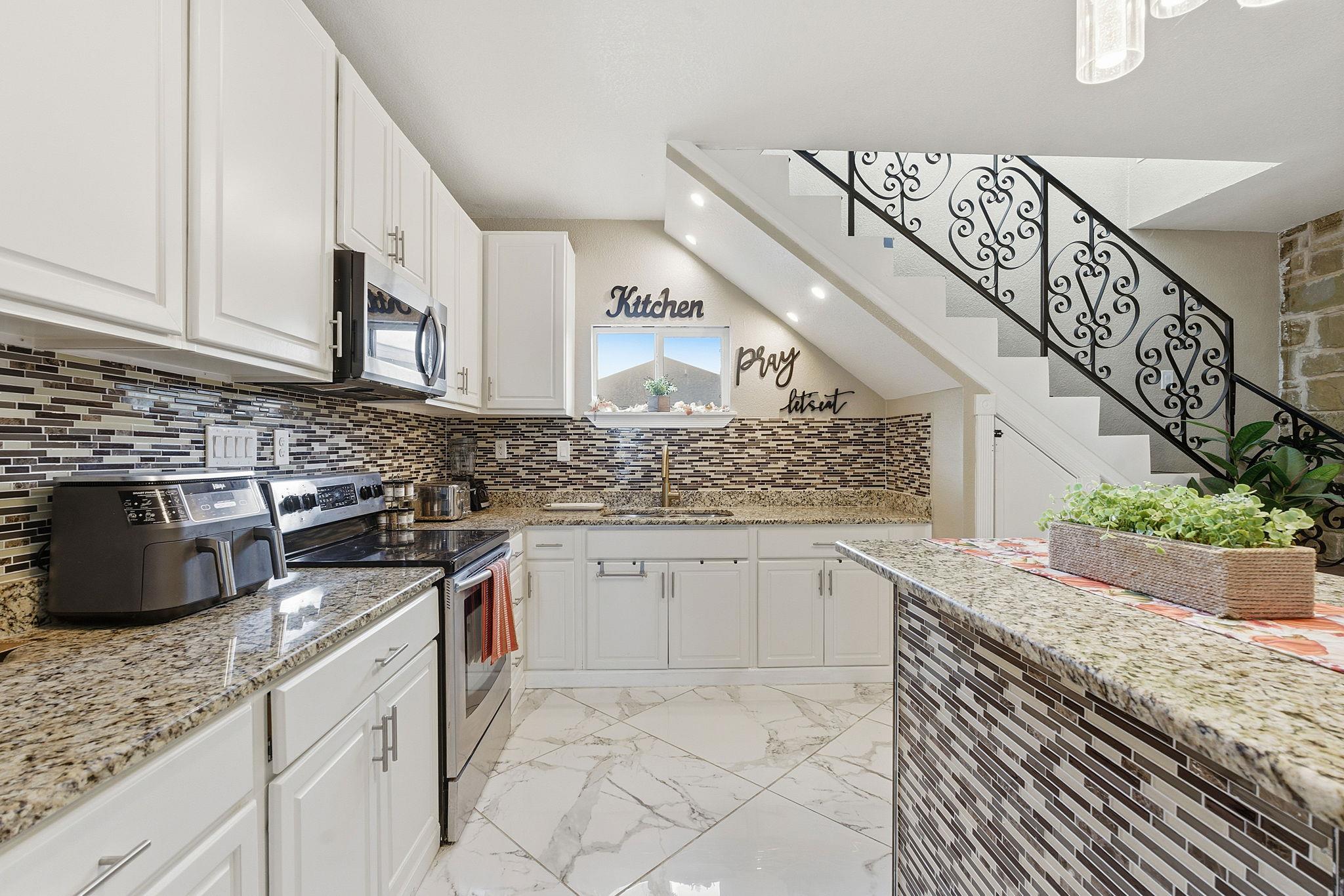 169 Ridgetop Rd, Buda, TX 78610