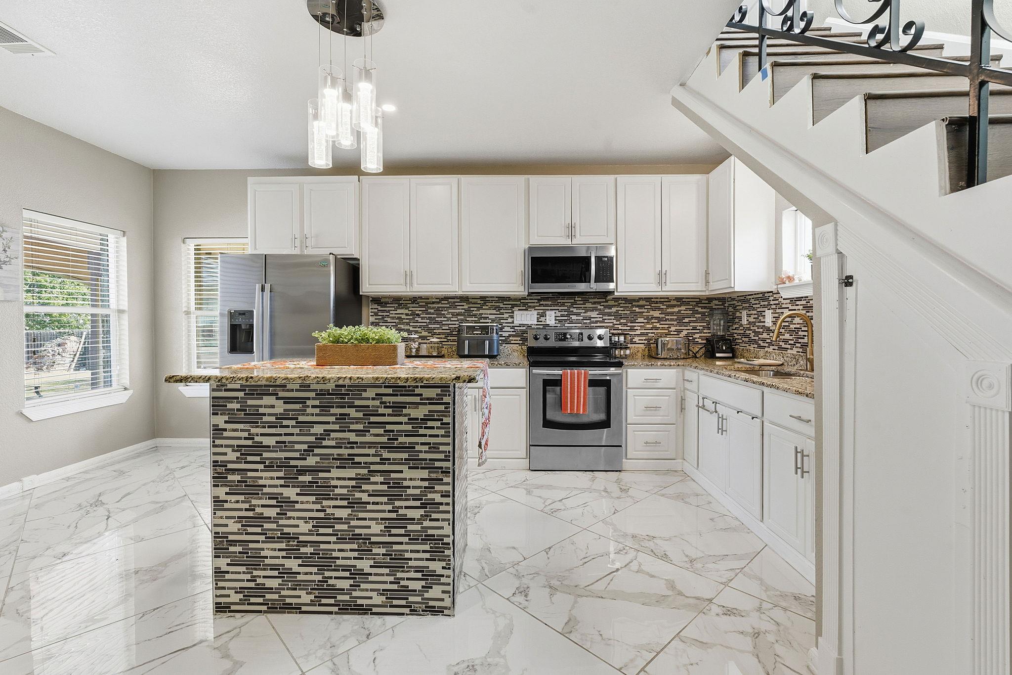 169 Ridgetop Rd, Buda, TX 78610