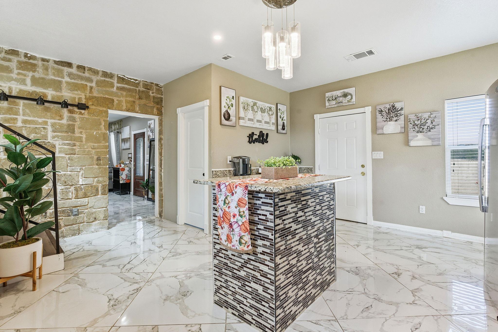 169 Ridgetop Rd, Buda, TX 78610