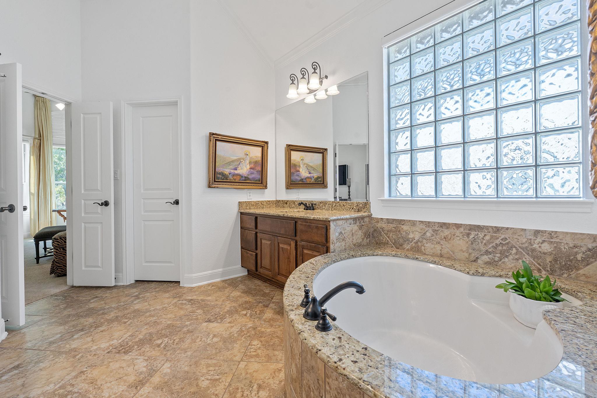 9828 Palmbrook Dr, Austin, TX 78717