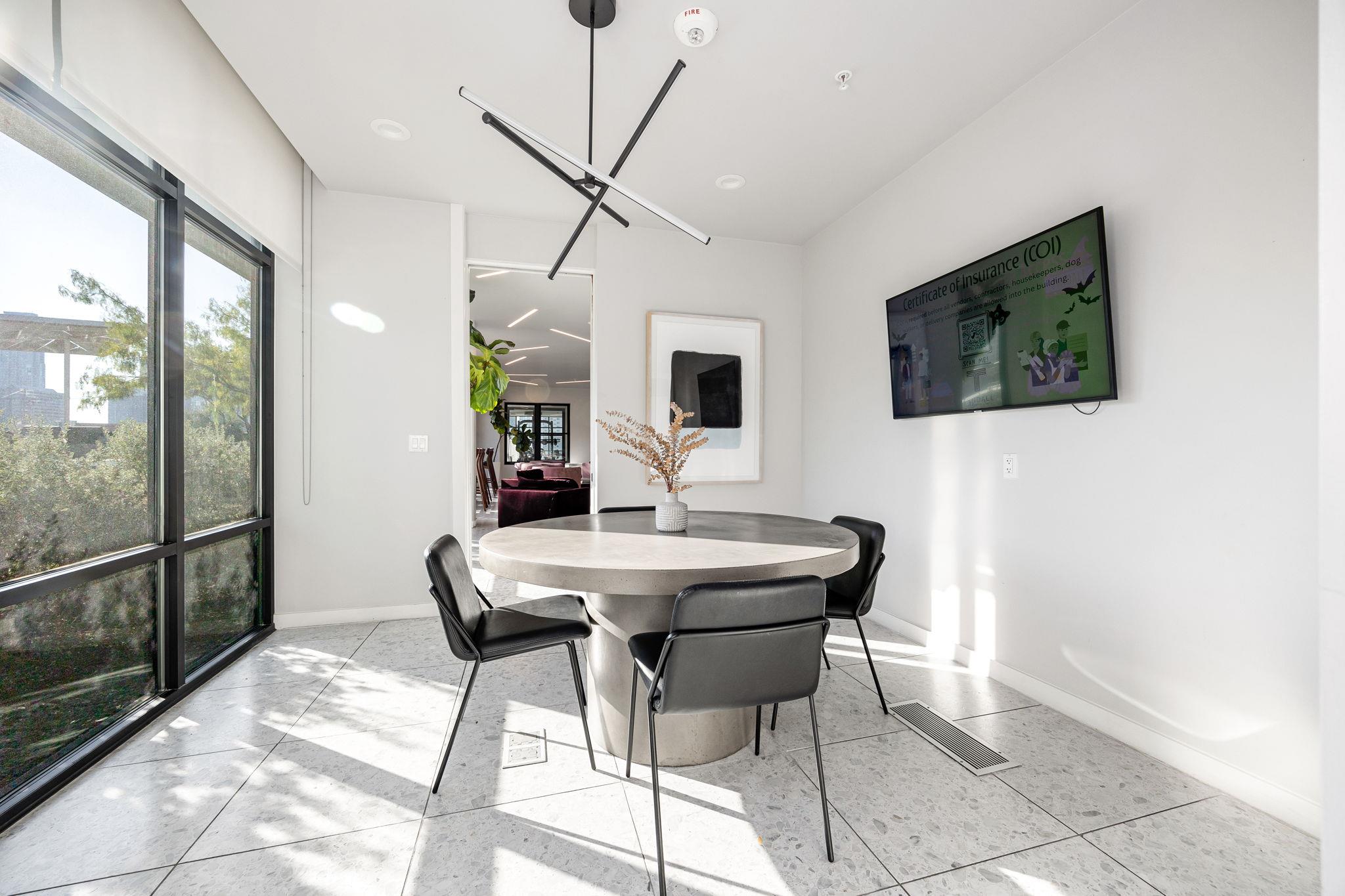 800 Embassy Dr # 229, Austin, TX 78702