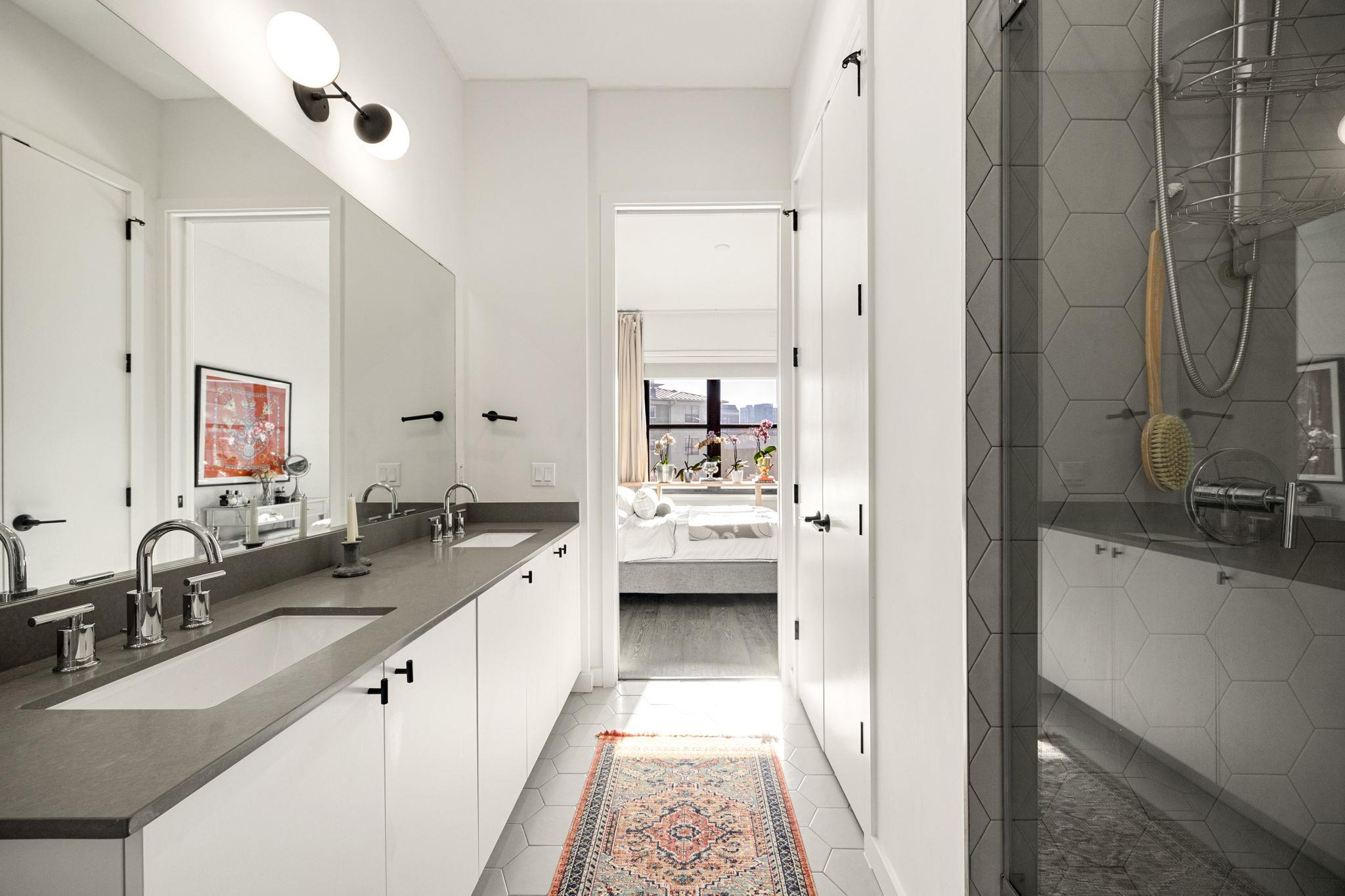 800 Embassy Dr # 229, Austin, TX 78702