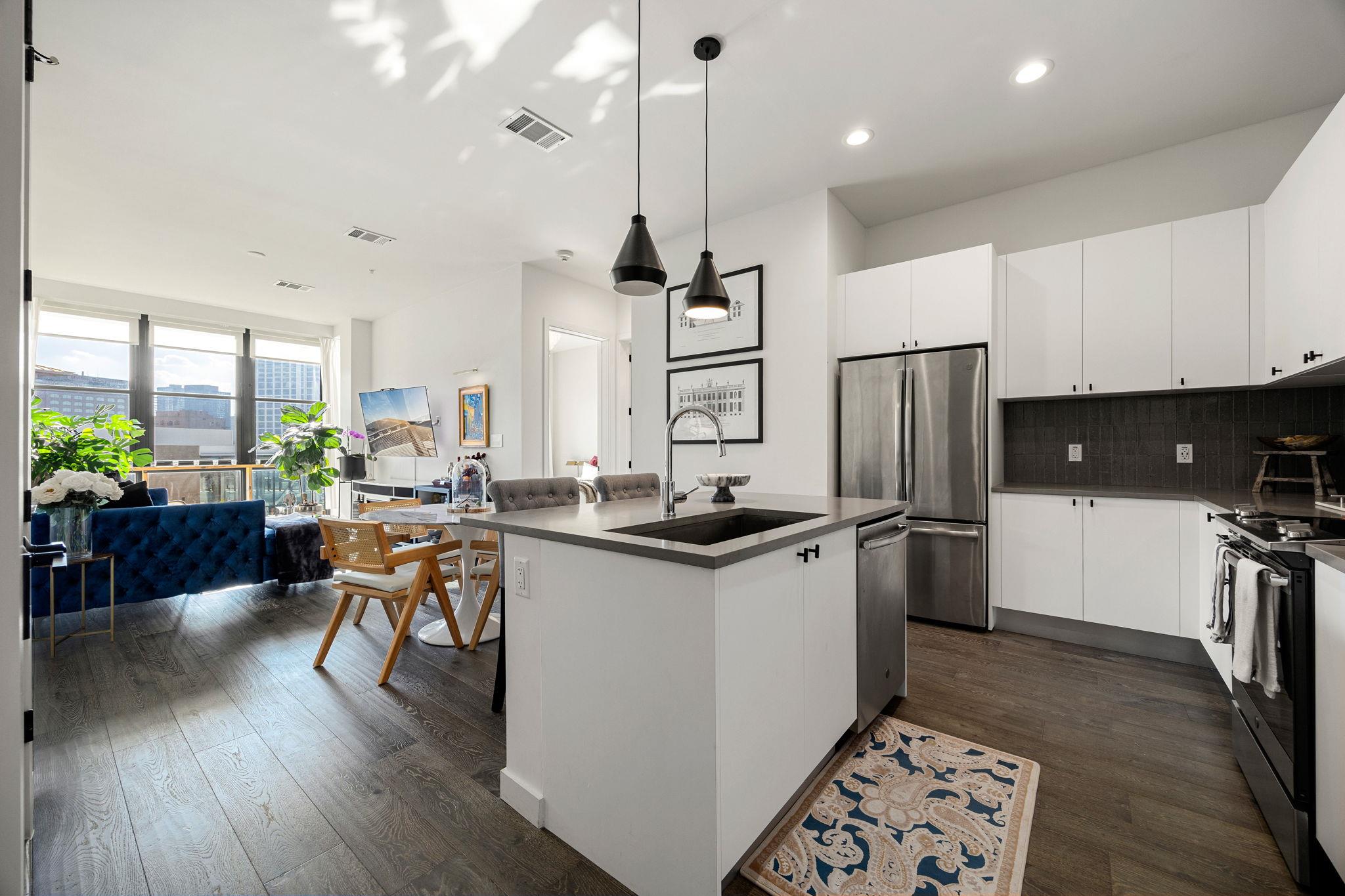 800 Embassy Dr # 229, Austin, TX 78702