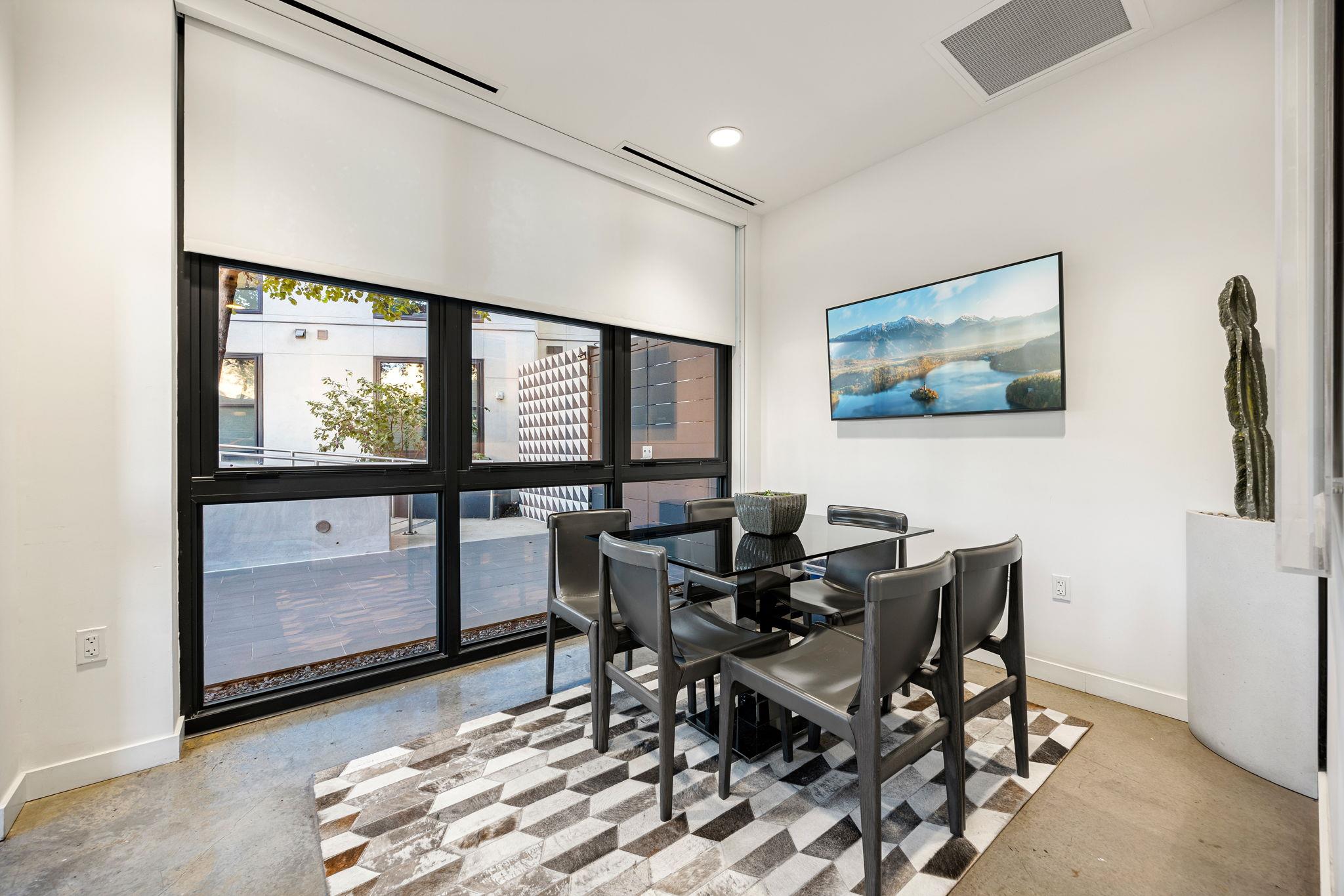 800 Embassy Dr # 229, Austin, TX 78702