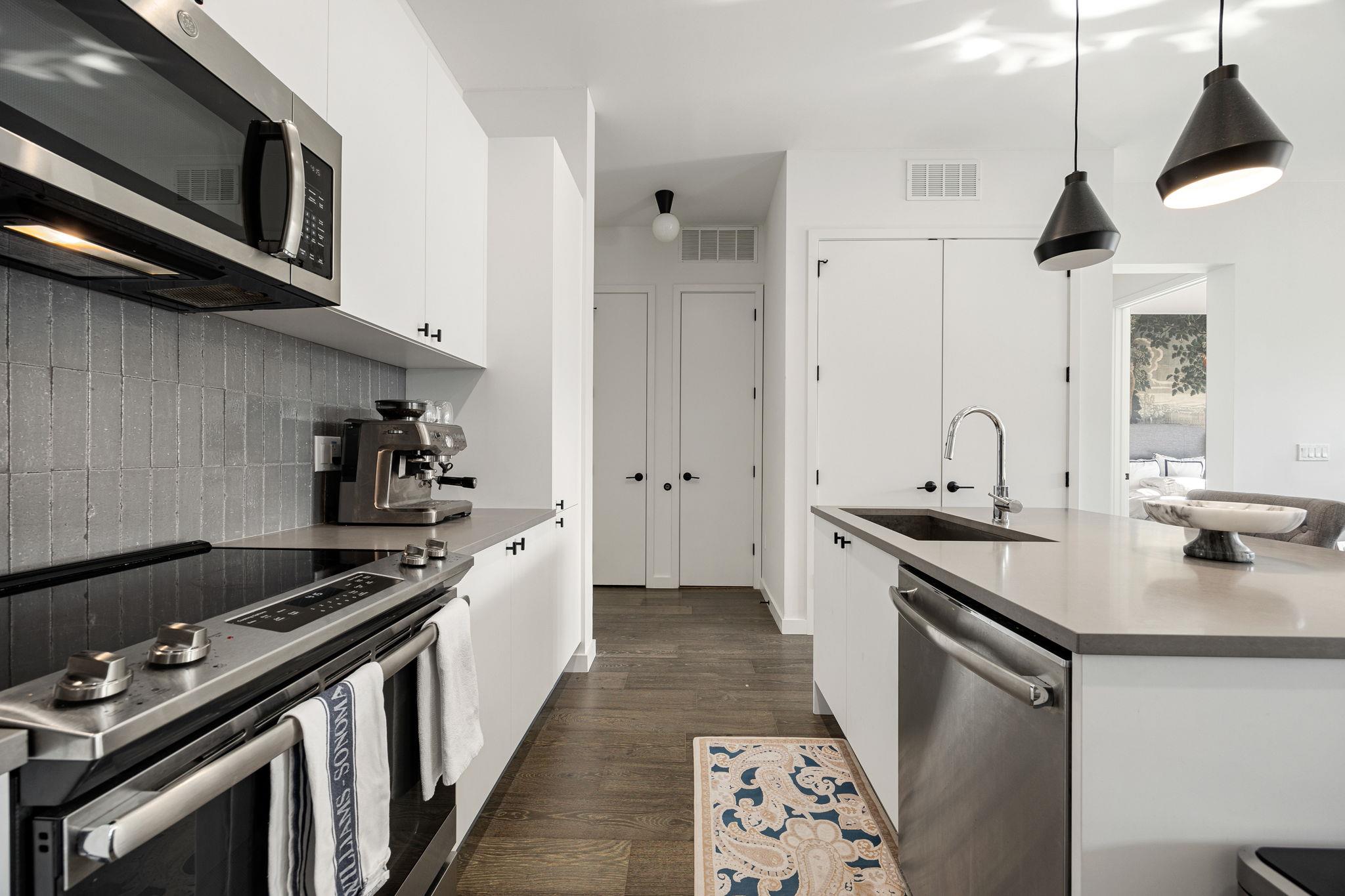 800 Embassy Dr # 229, Austin, TX 78702