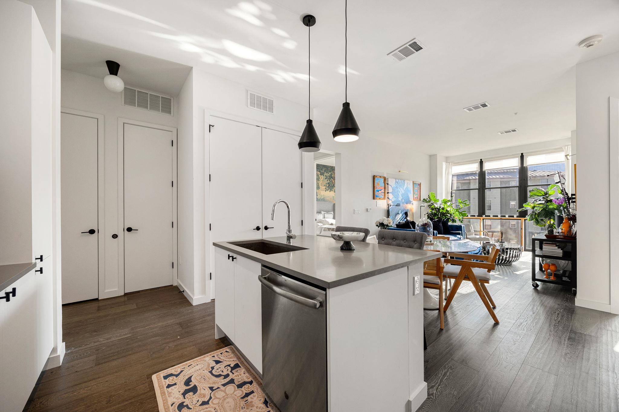 800 Embassy Dr # 229, Austin, TX 78702