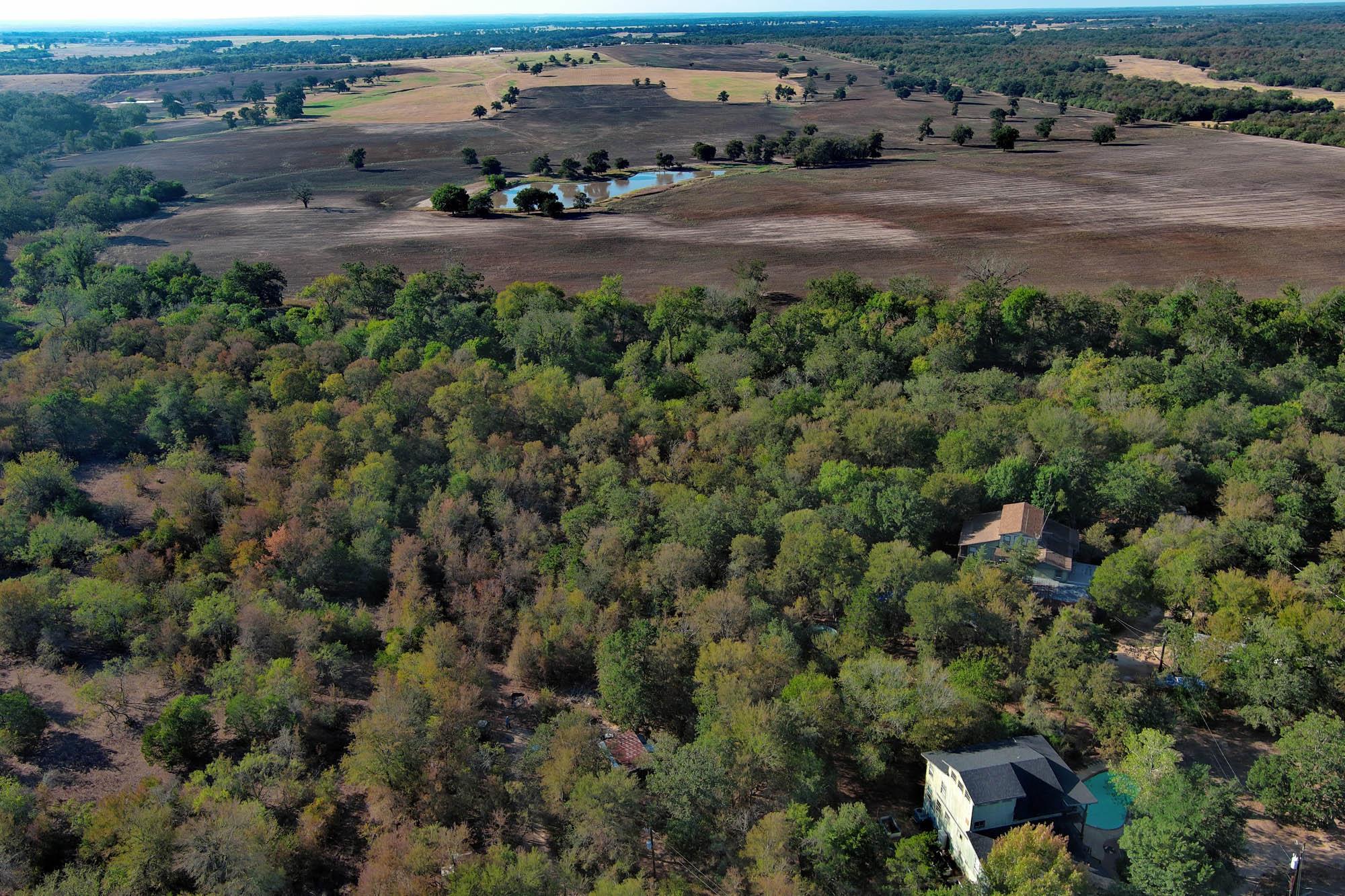 183 Clover Rd, Cedar Creek, TX 78612