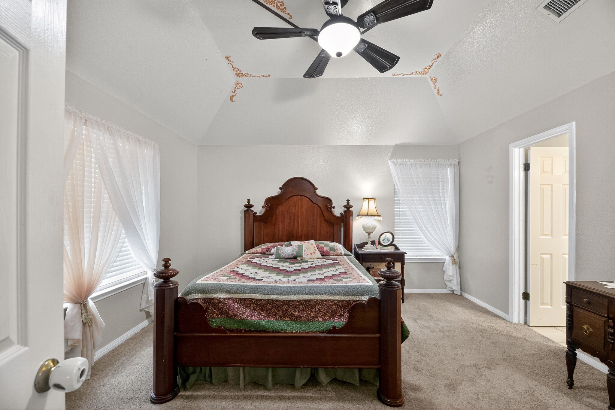 127 S Pohakea Dr, Bastrop, TX 78602