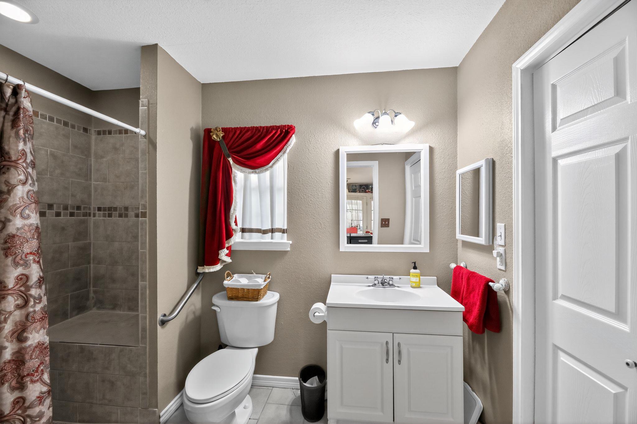 127 S Pohakea Dr, Bastrop, TX 78602