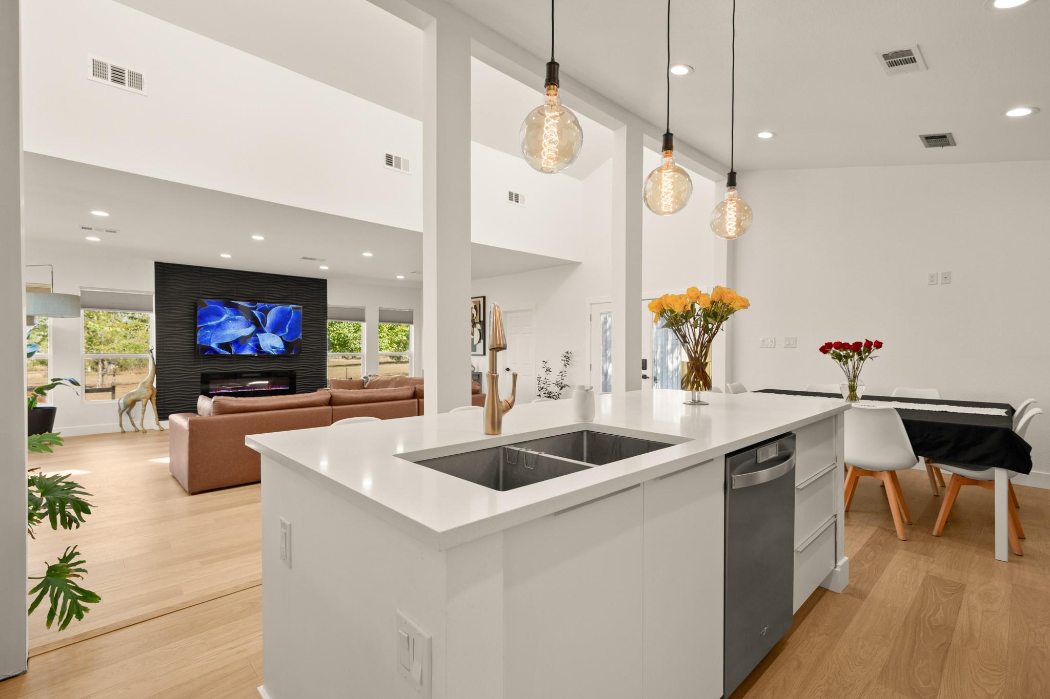 140 Hazel Hill Trl, Taylor, TX 76574