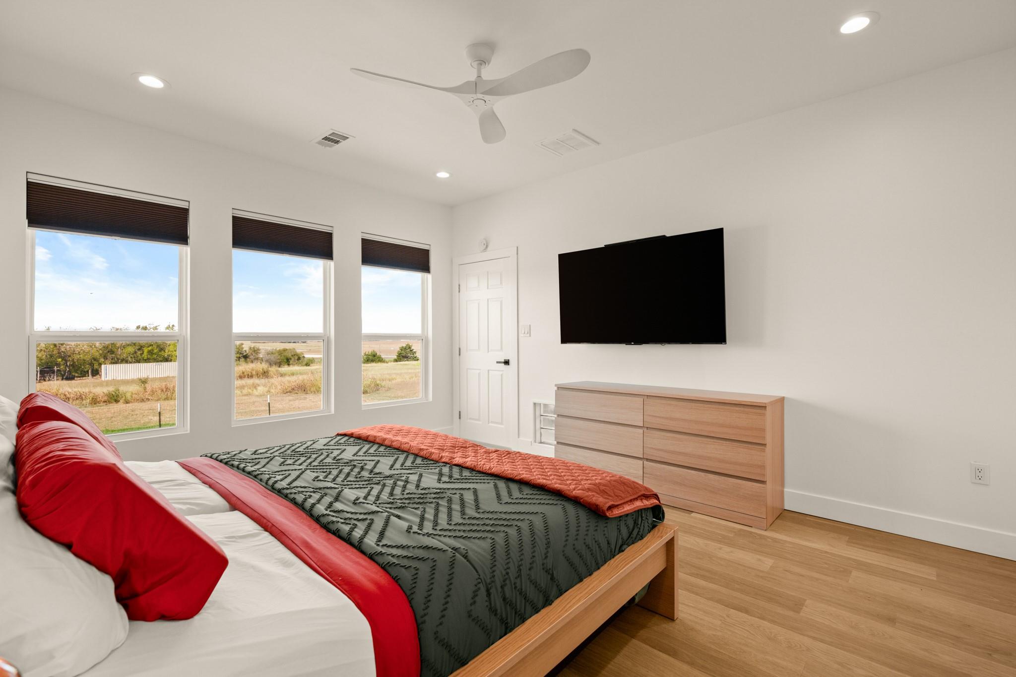 140 Hazel Hill Trl, Taylor, TX 76574