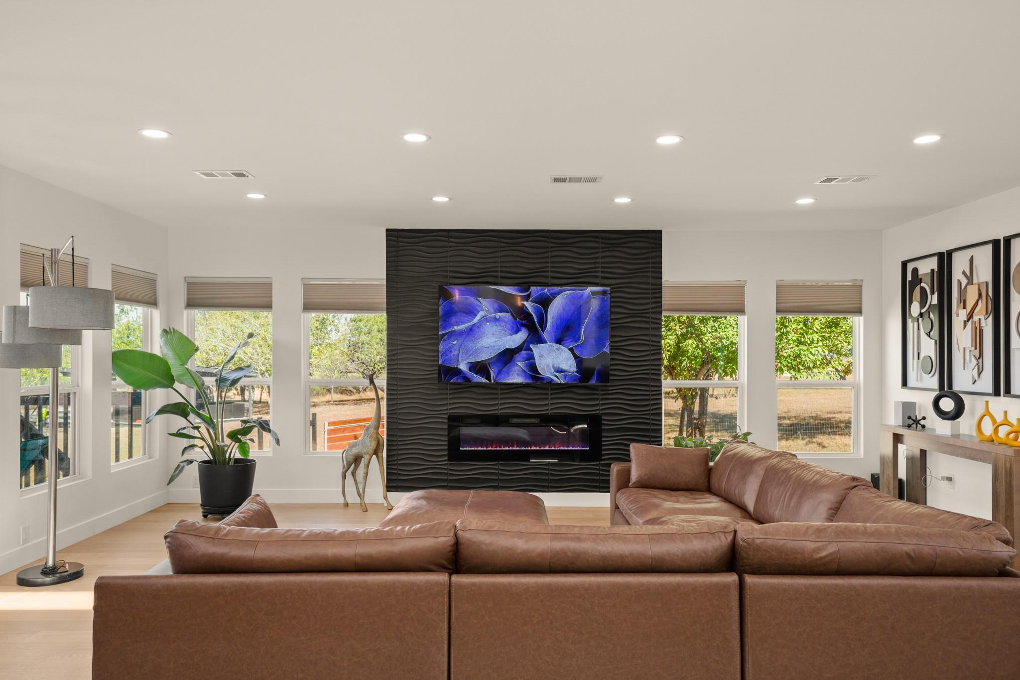 140 Hazel Hill Trl, Taylor, TX 76574