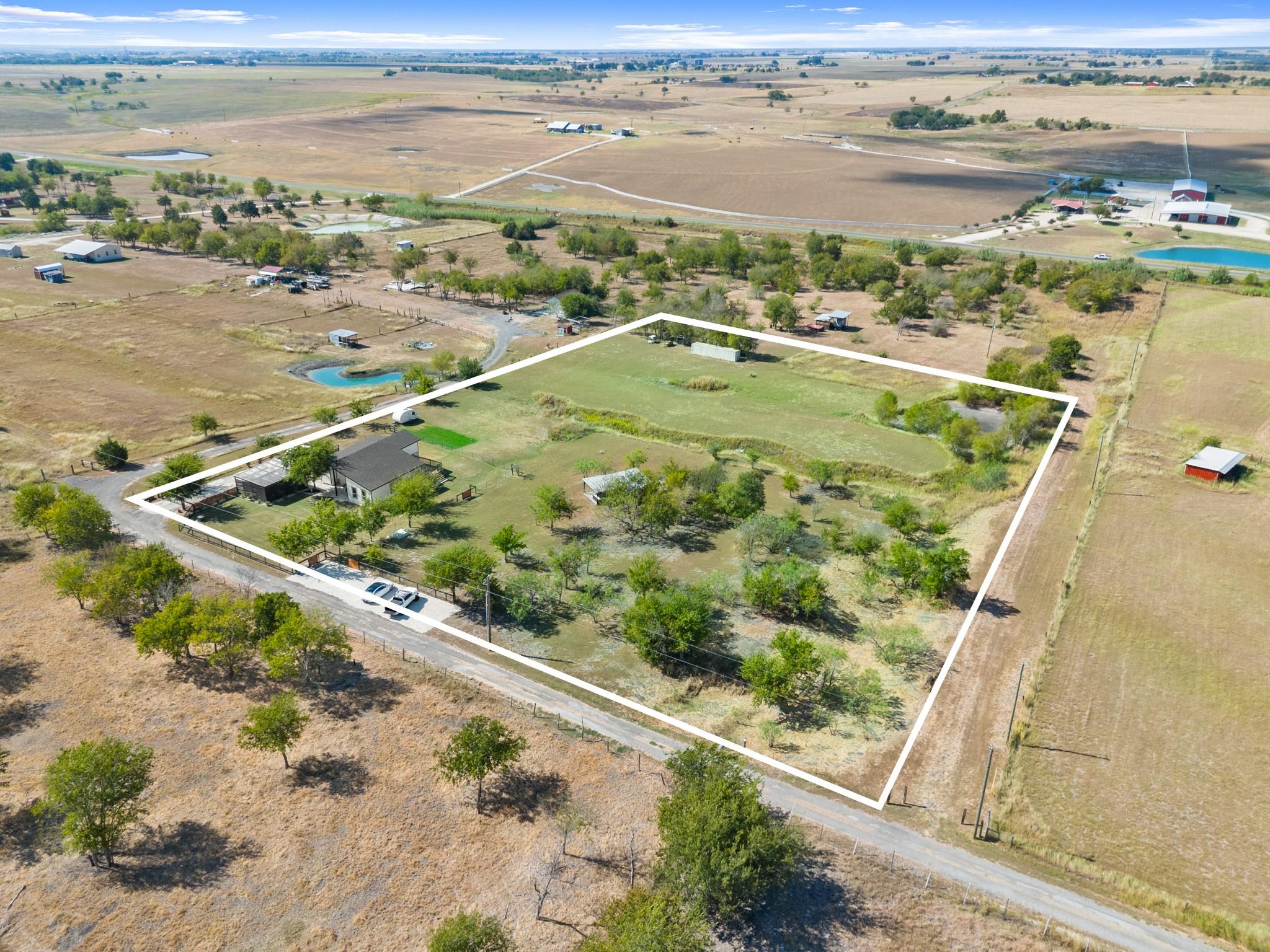 140 Hazel Hill Trl, Taylor, TX 76574