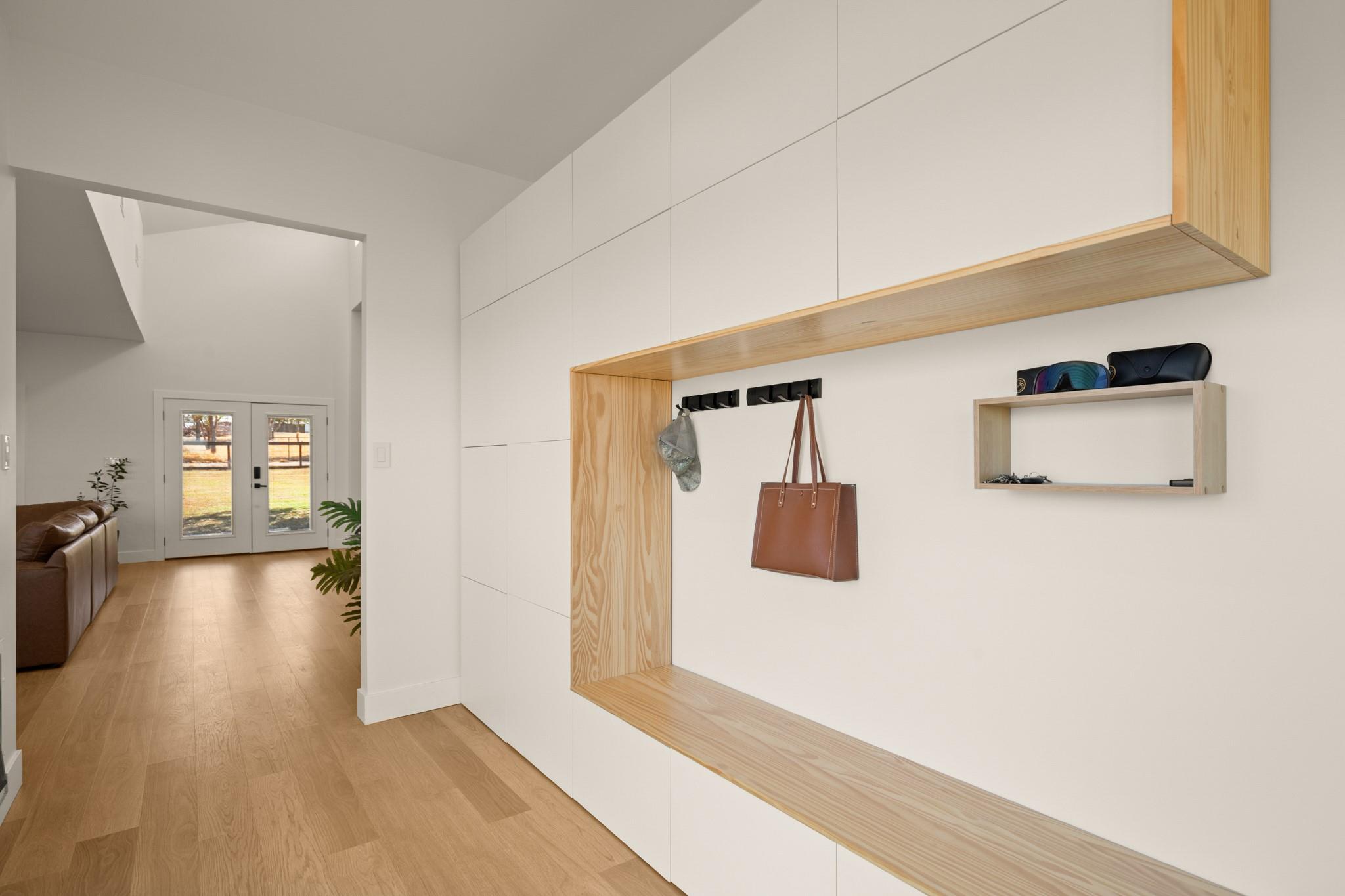 140 Hazel Hill Trl, Taylor, TX 76574