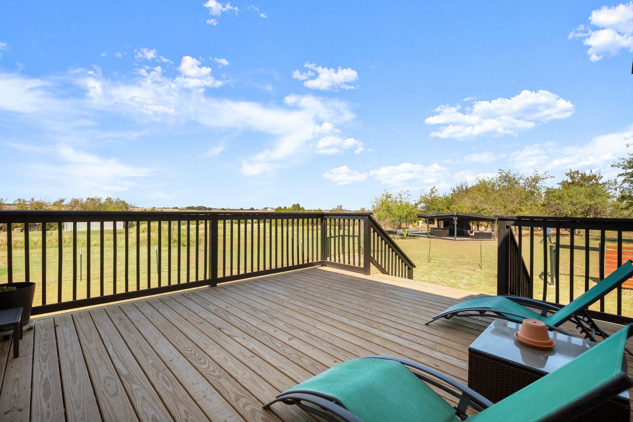 140 Hazel Hill Trl, Taylor, TX 76574