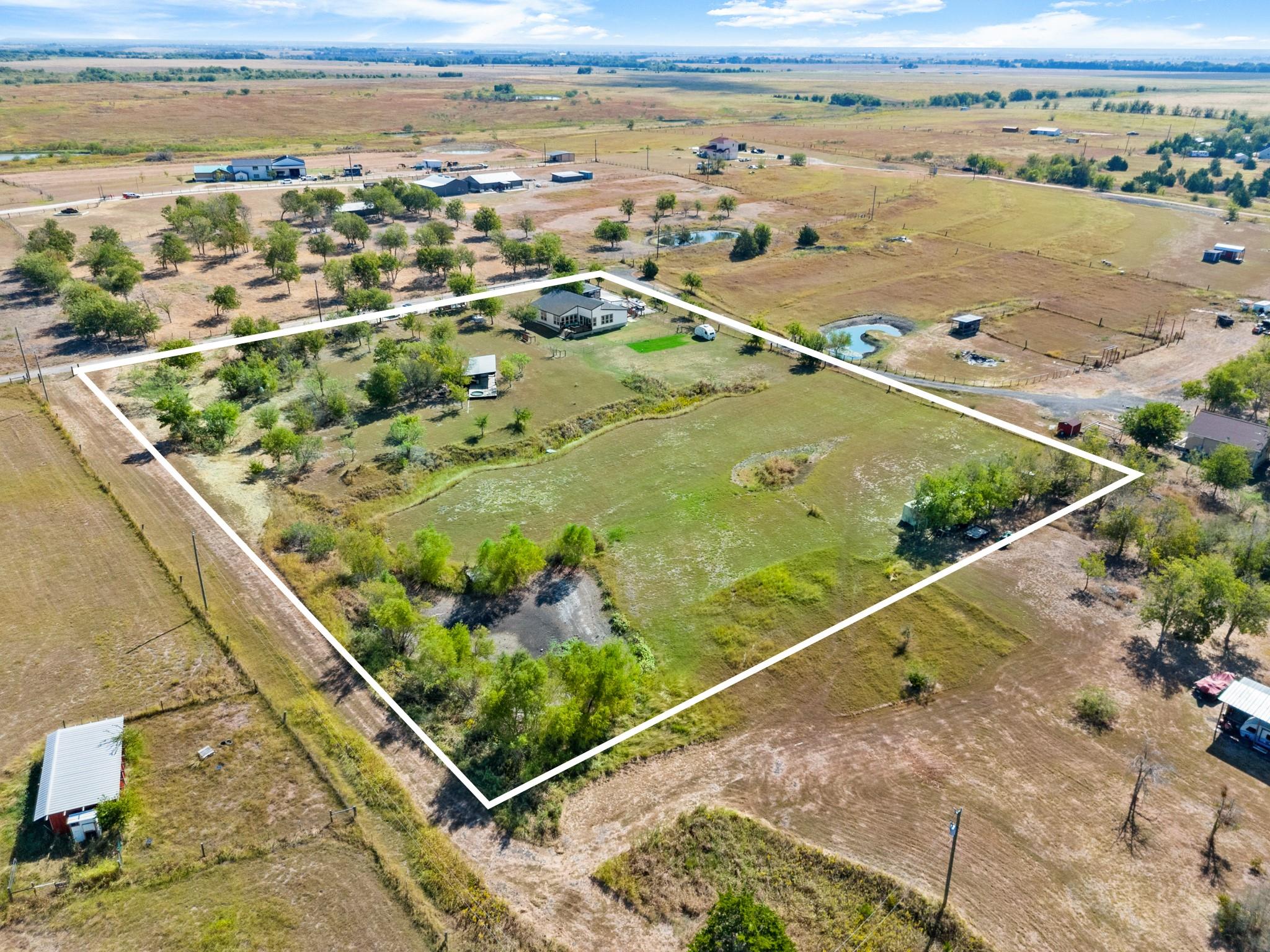 140 Hazel Hill Trl, Taylor, TX 76574