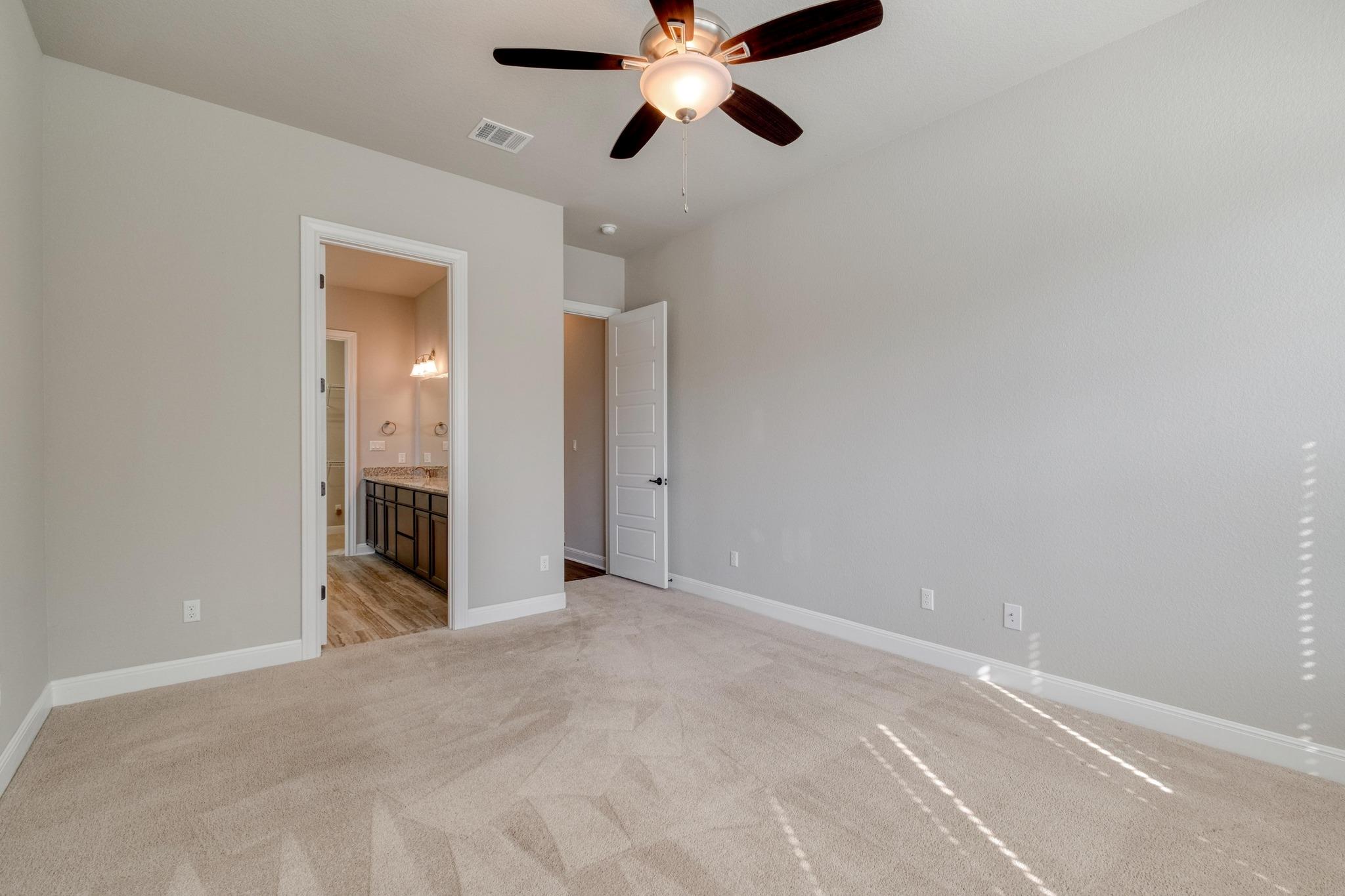 4740 Collins St # 608, Round Rock, TX 78681