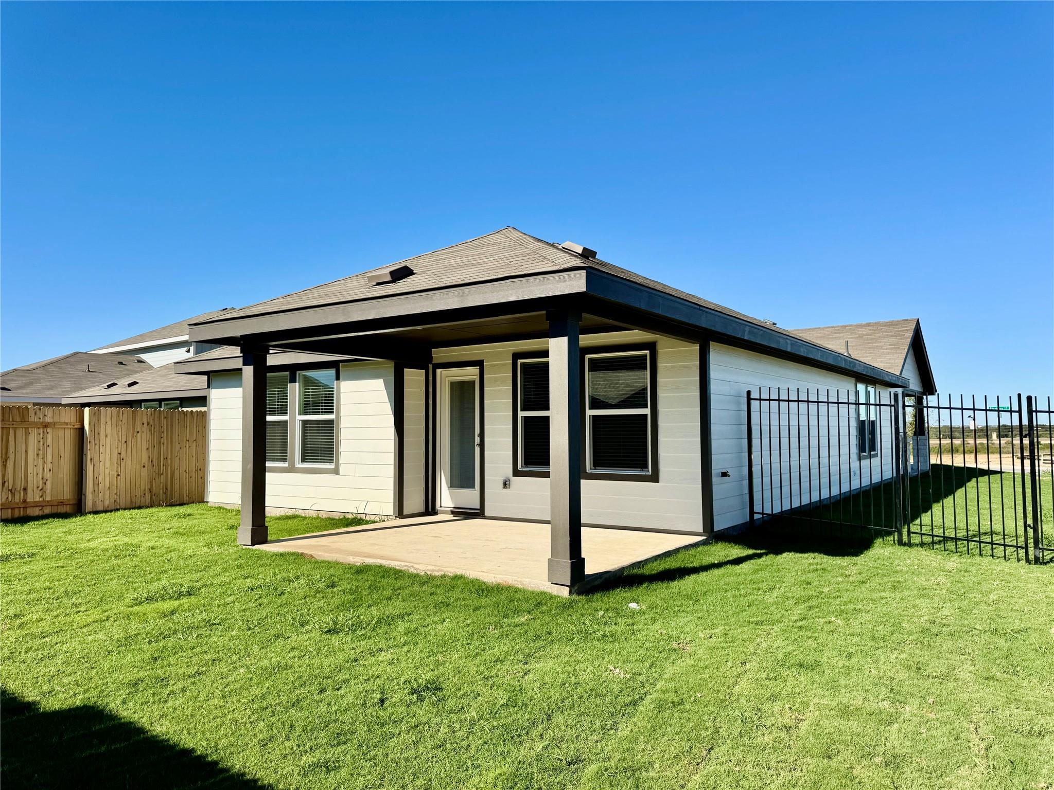 4901 Stockton Ln, Del Valle, TX 78617