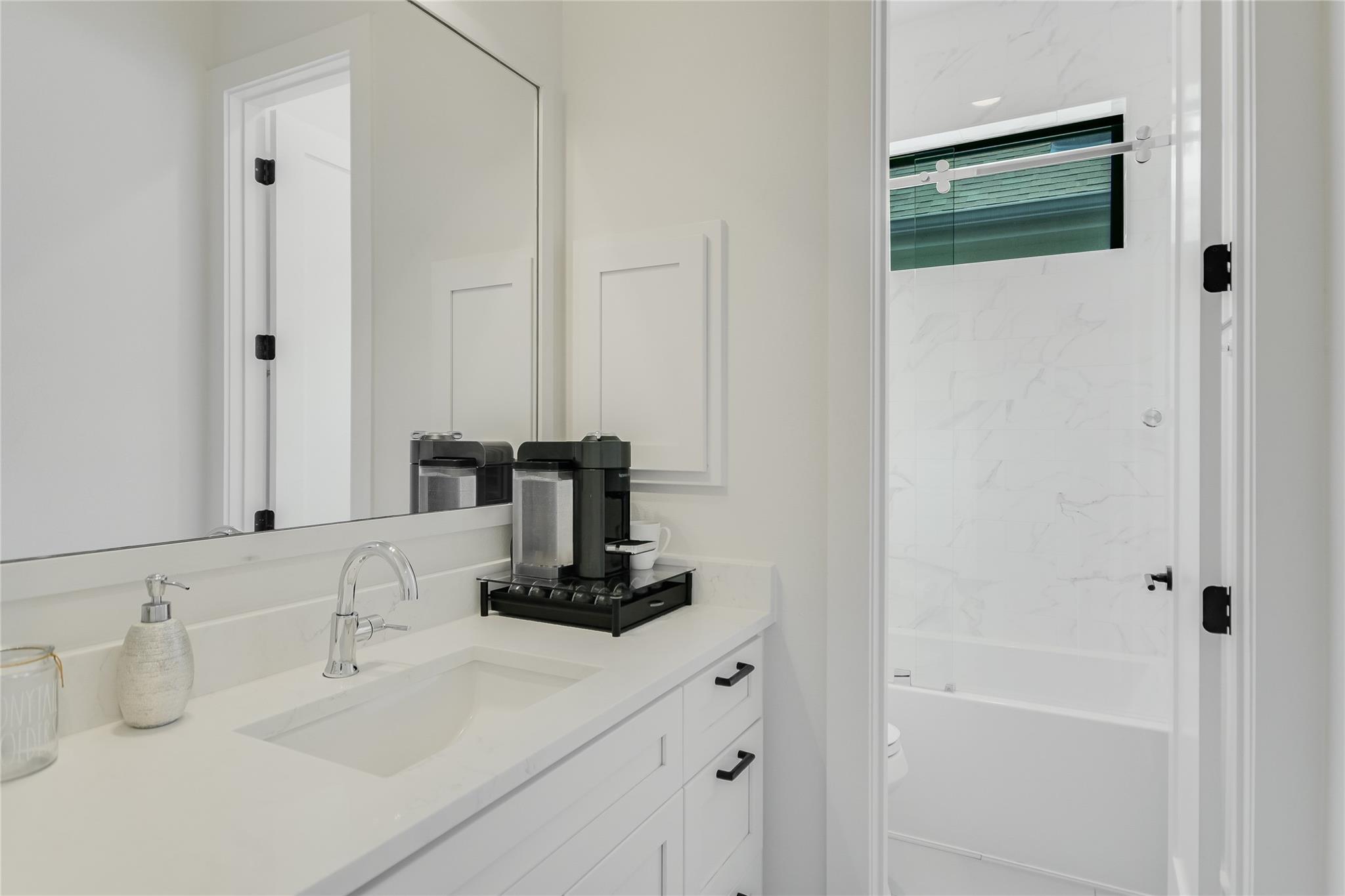 13322 Galleria Cir, Austin, TX 78738