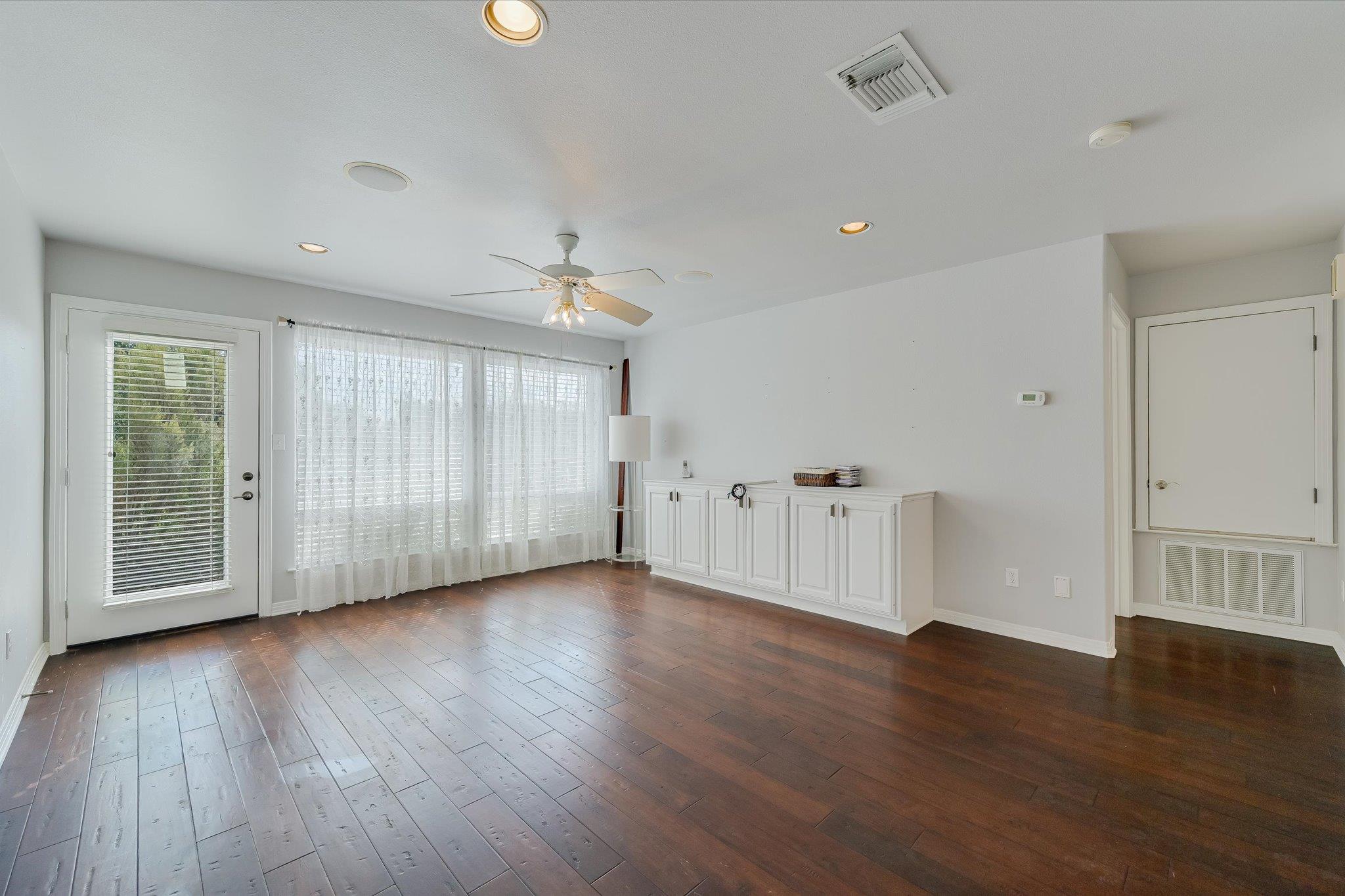 2813 Declaration Cir, Lago Vista, TX 78645