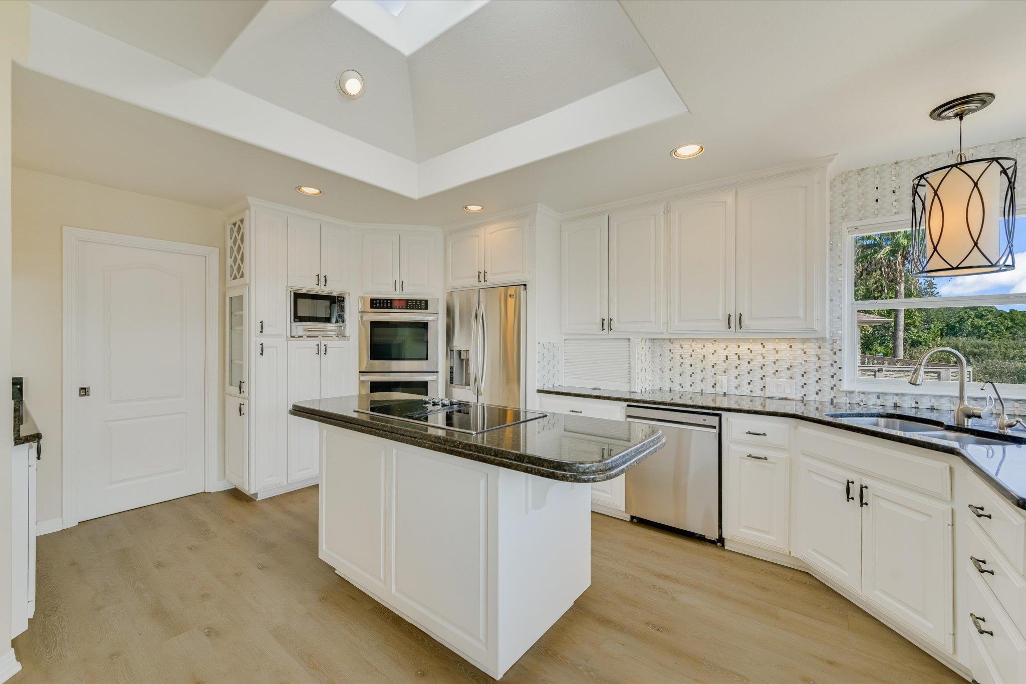 2813 Declaration Cir, Lago Vista, TX 78645