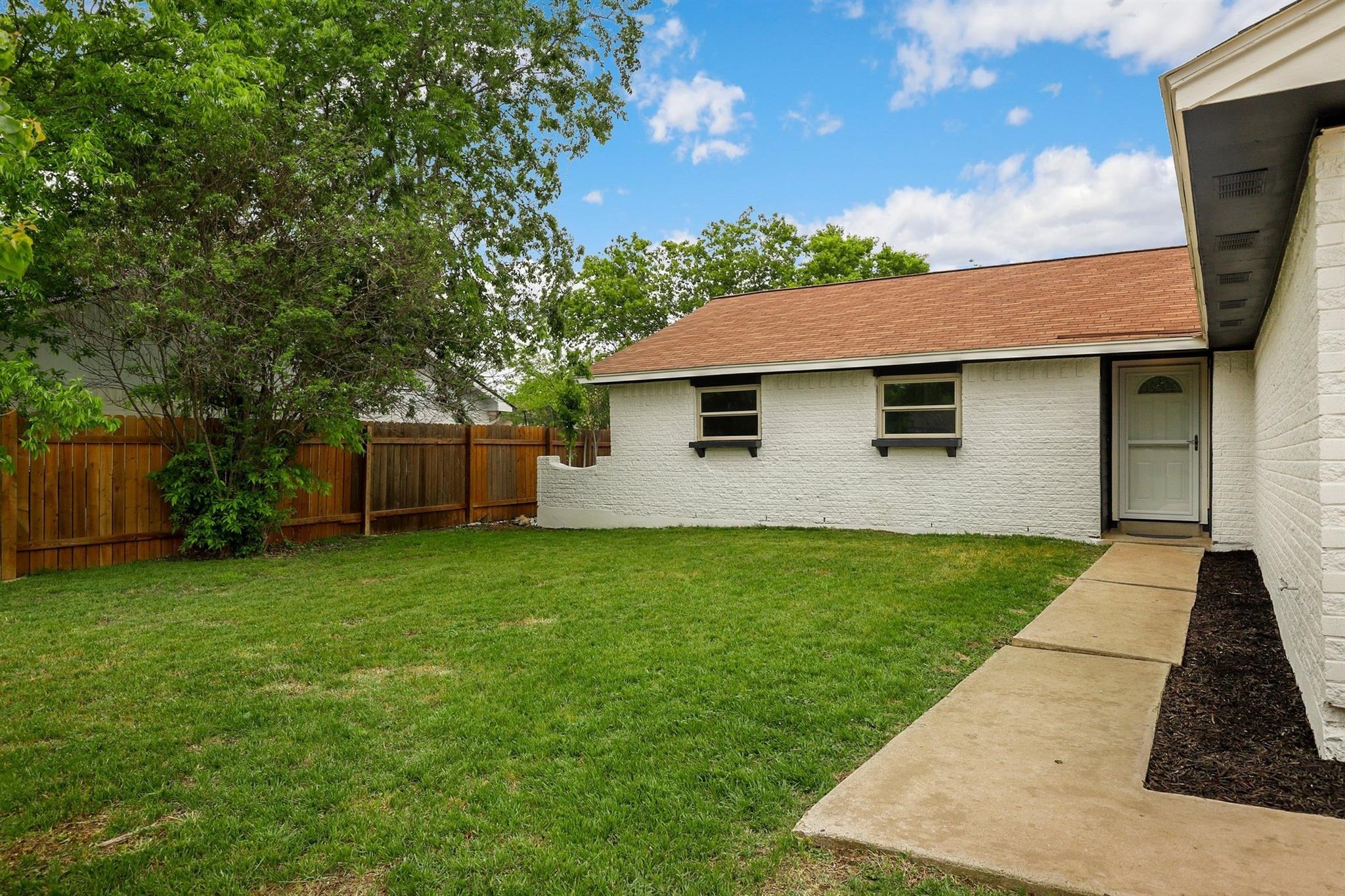 1008 Ridgeline Dr, Round Rock, TX 78664