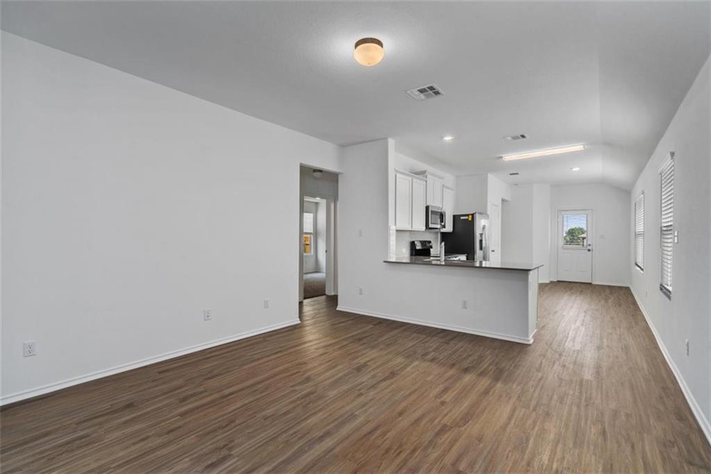 108 Joe Kidd Ln, Jarrell, TX 76537