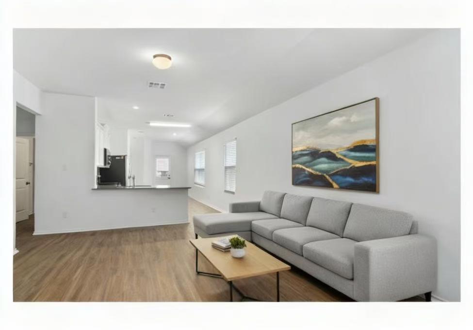 108 Joe Kidd Ln, Jarrell, TX 76537