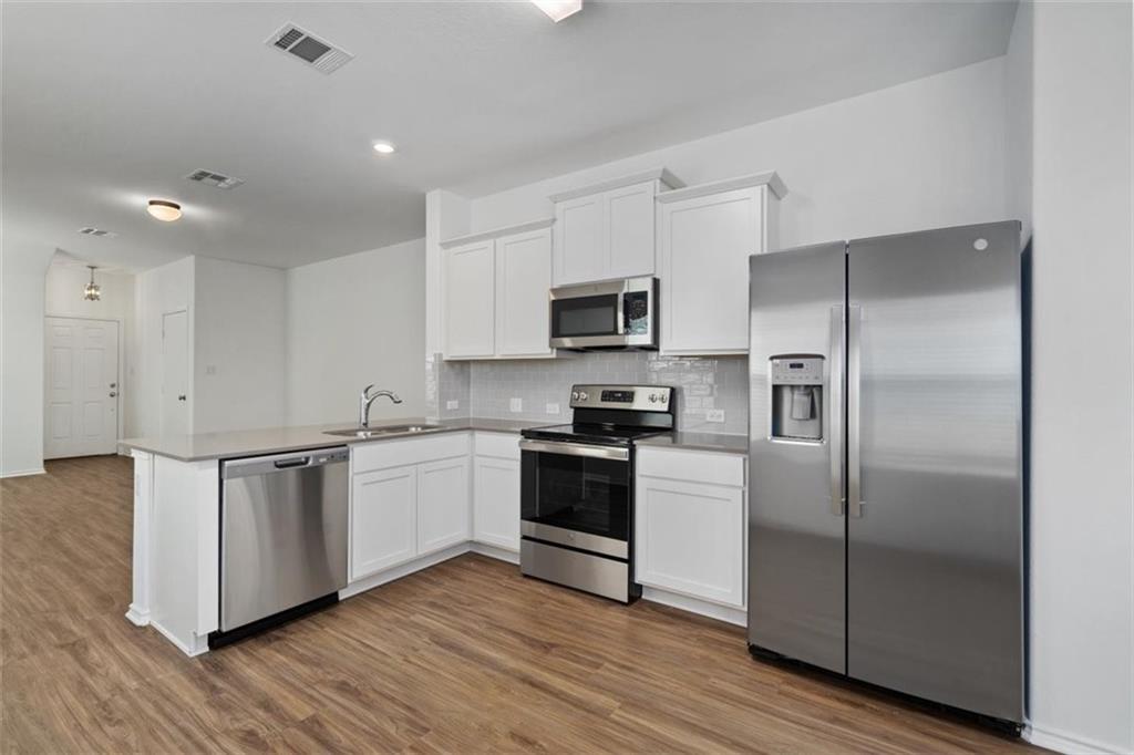 108 Joe Kidd Ln, Jarrell, TX 76537