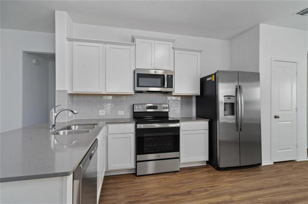 108 Joe Kidd Ln, Jarrell, TX 76537