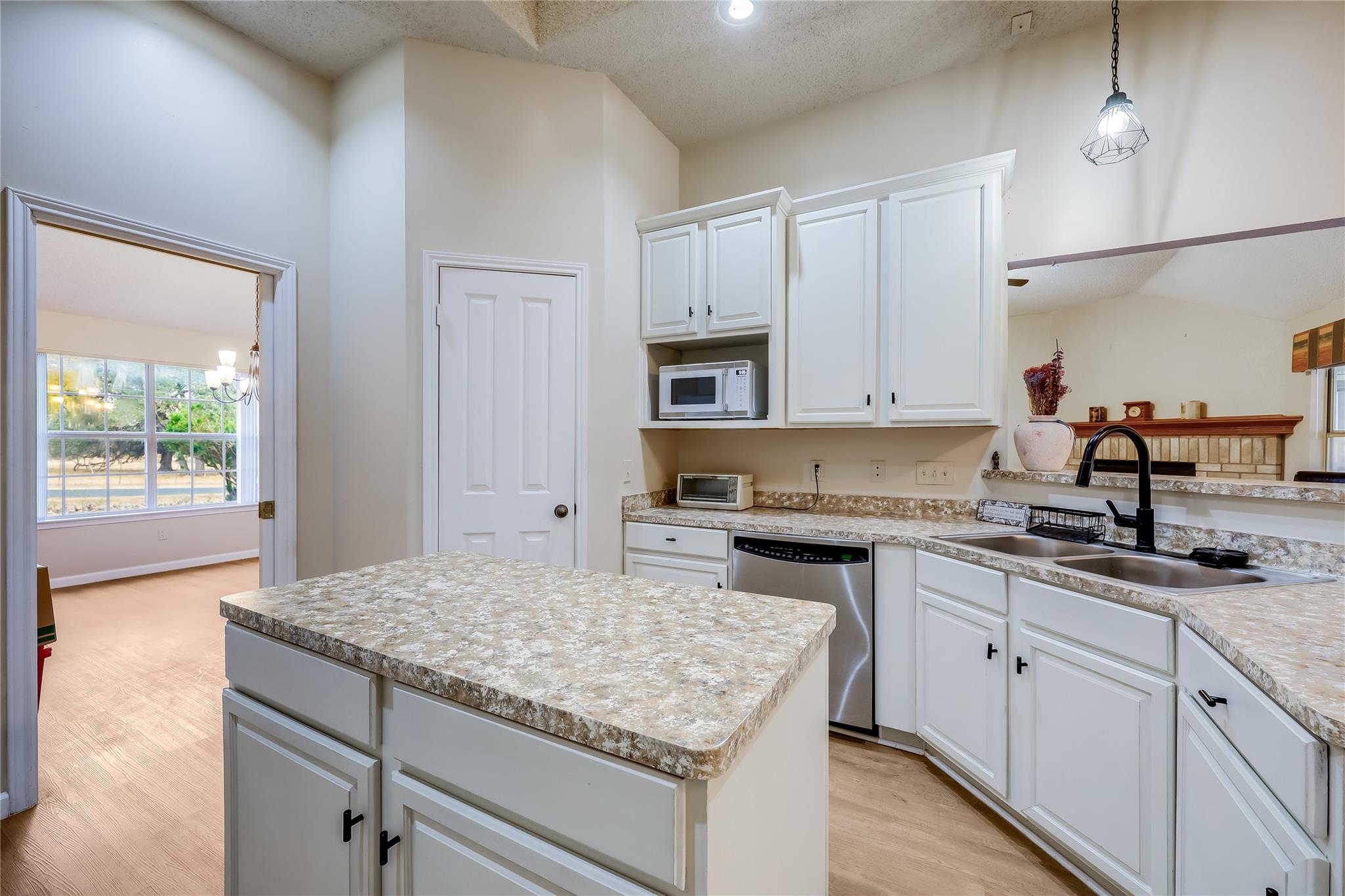 107 Patricia Rd, Georgetown, TX 78628