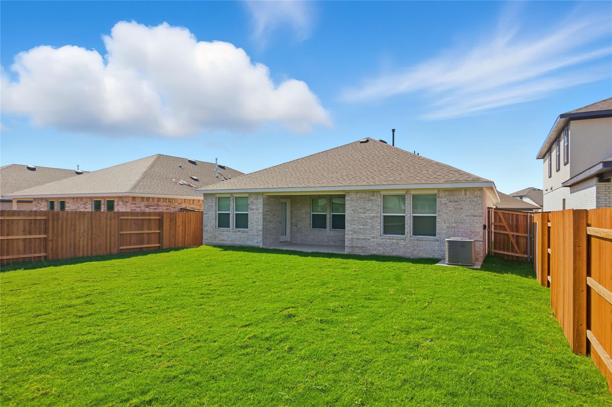 1904 Marlin Spike Dr, Leander, TX 78641