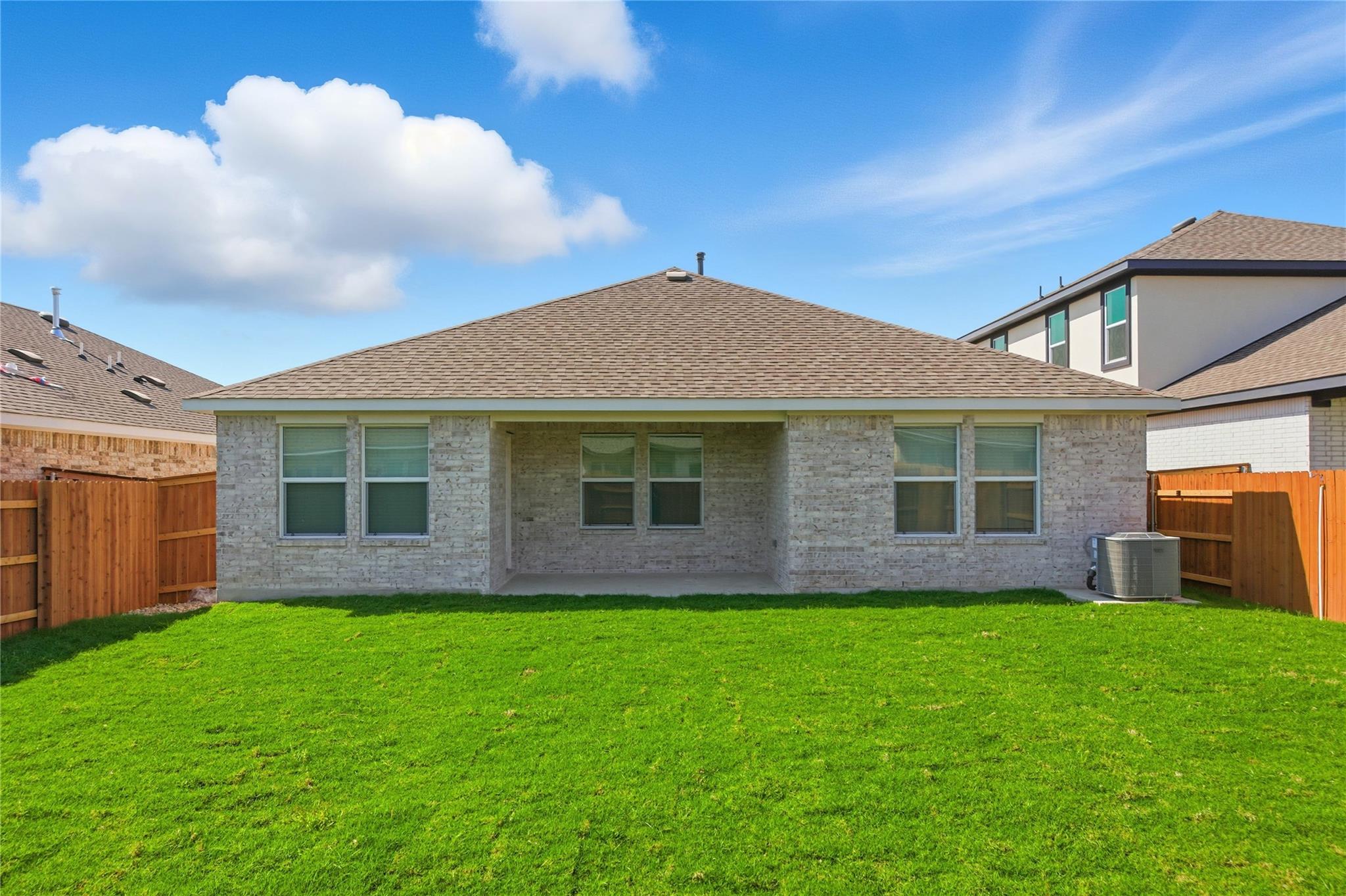 1904 Marlin Spike Dr, Leander, TX 78641