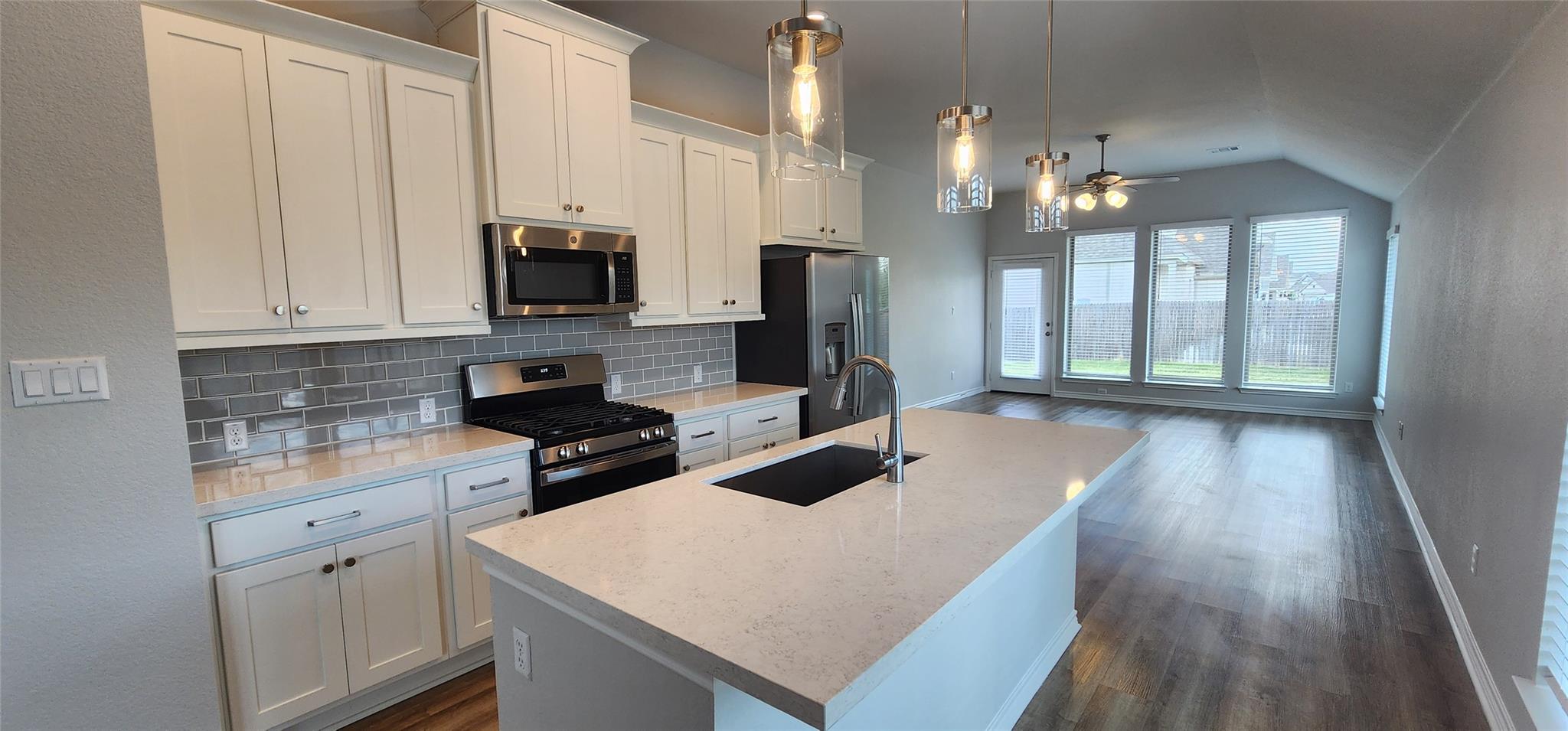 644 Los Olives Ln, Liberty Hill, TX 78642