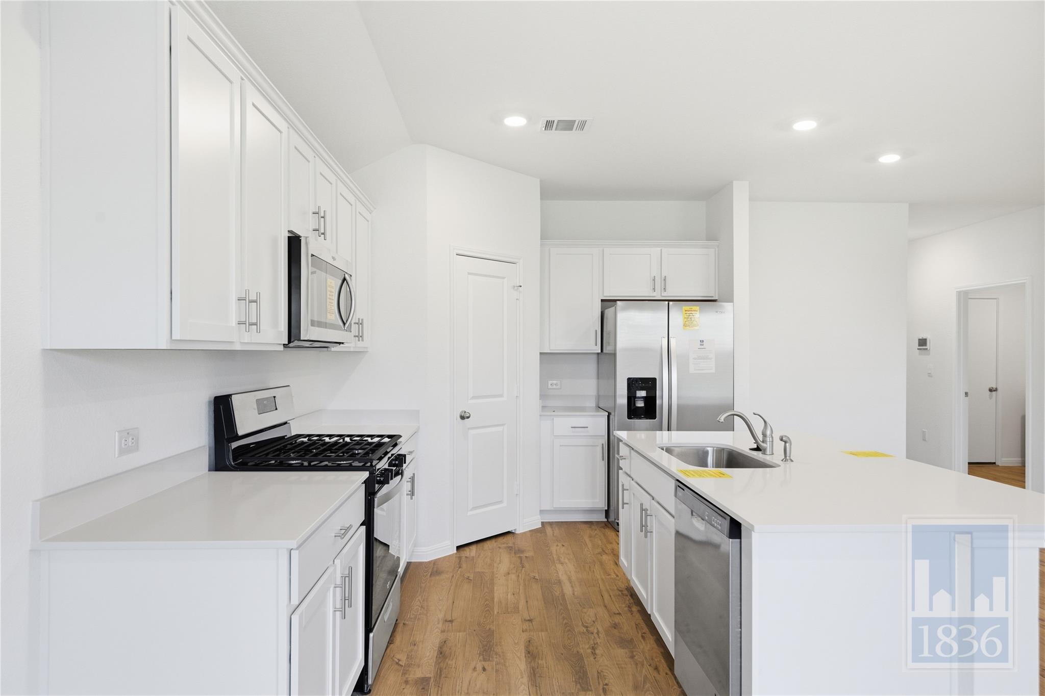 1932 Marlin Spike Dr, Leander, TX 78641