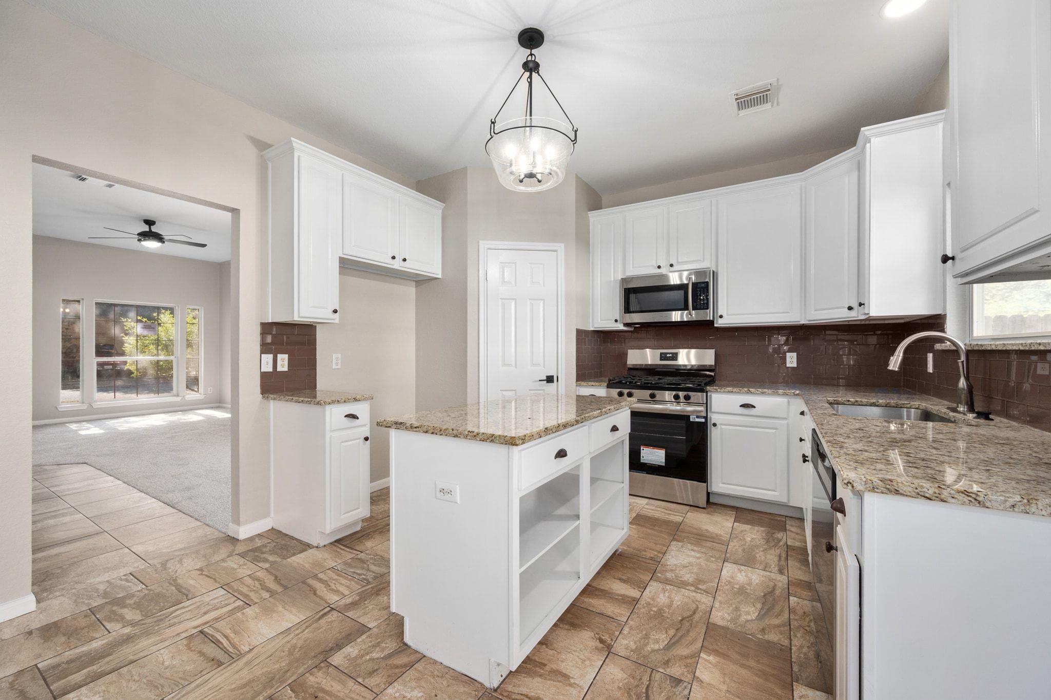 8104 LONGDRAW Dr, Round Rock, TX 78681