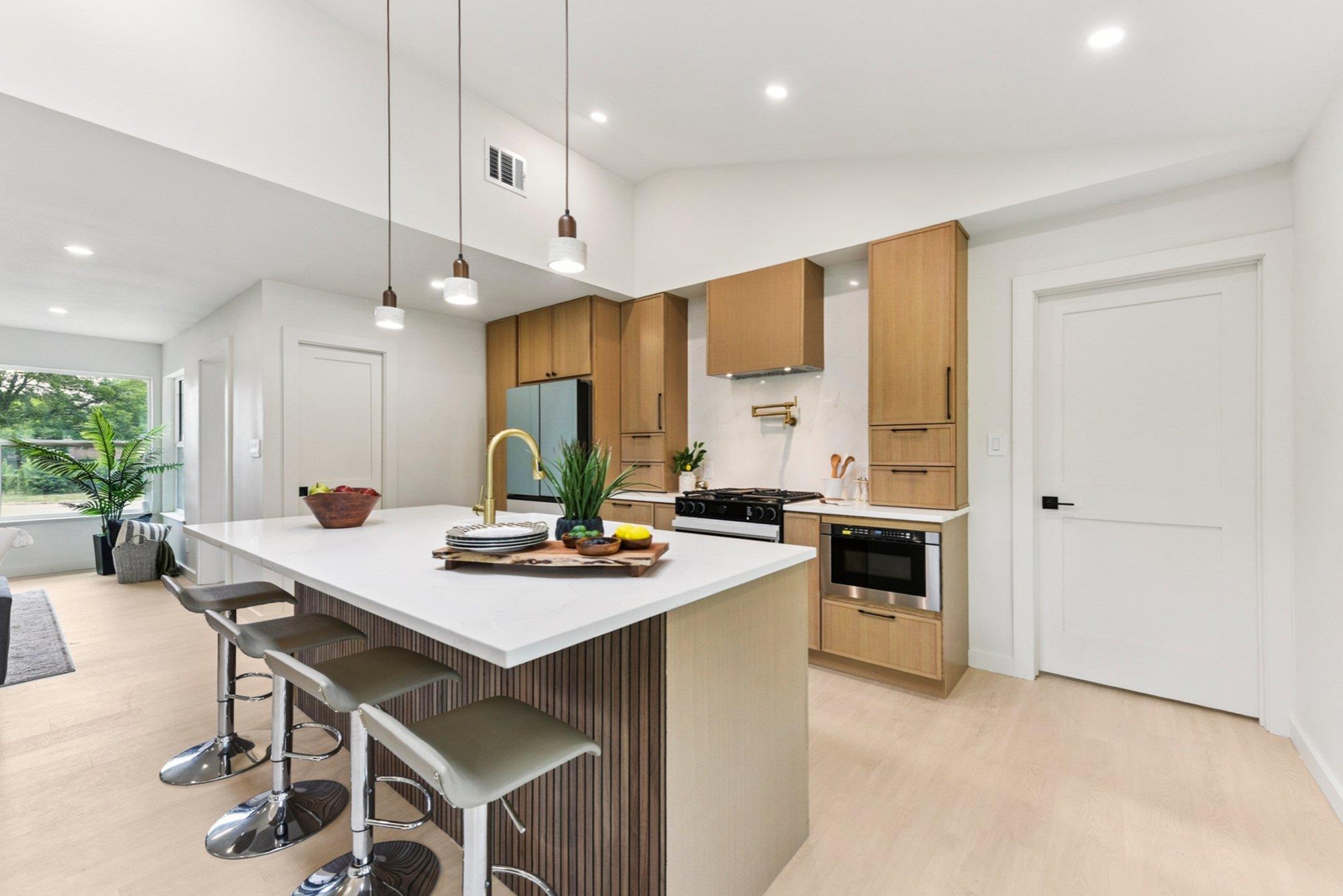 7503 Carriage Dr, Austin, TX 78752