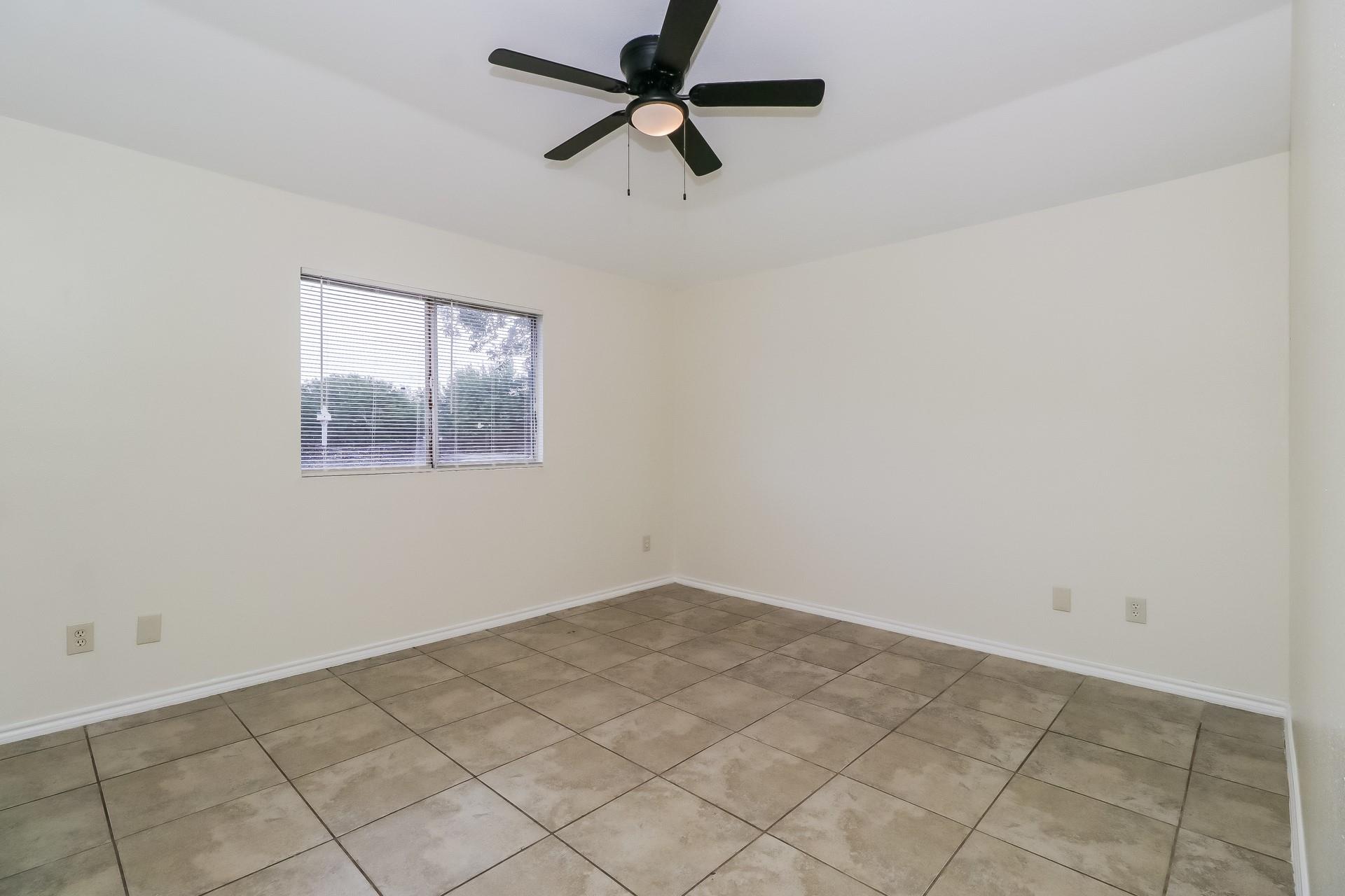 11612 Gemmer Ave, Del Valle, TX 78617