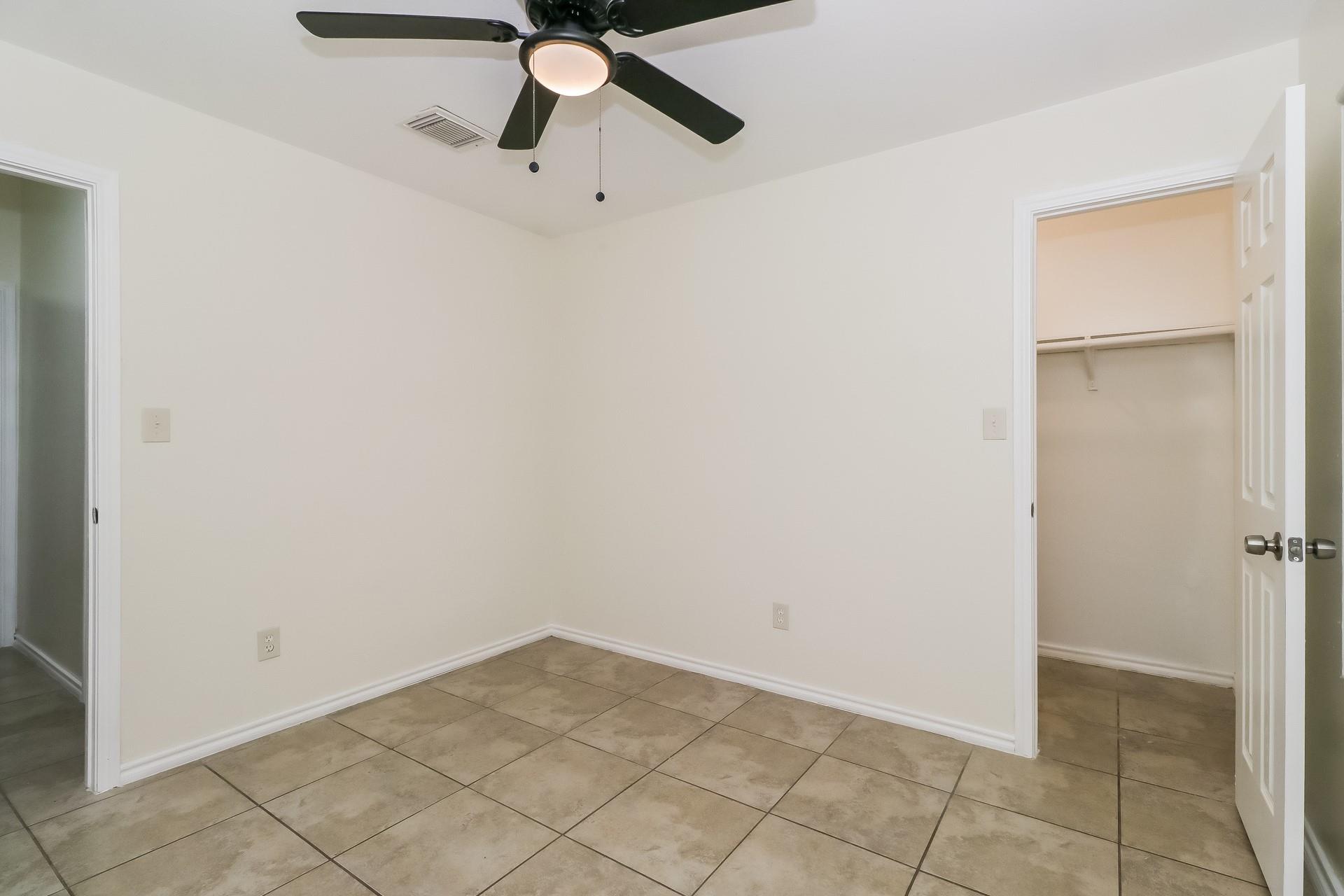 11612 Gemmer Ave, Del Valle, TX 78617