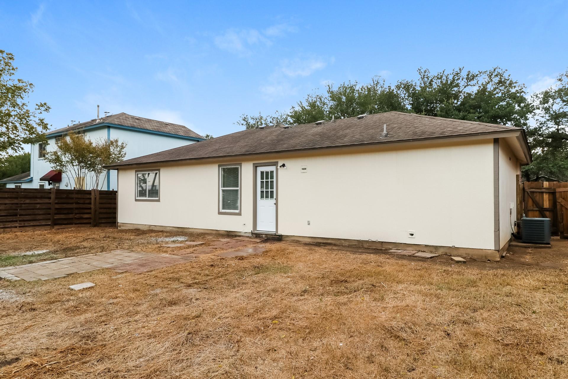 11612 Gemmer Ave, Del Valle, TX 78617