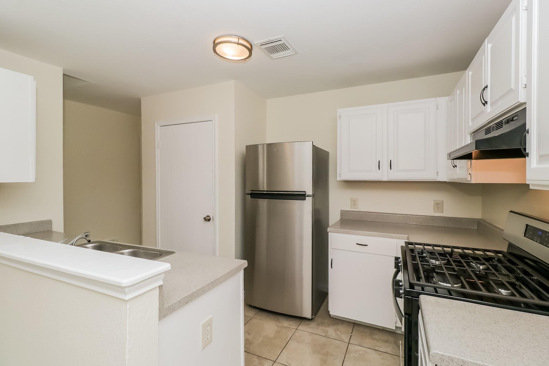 11612 Gemmer Ave, Del Valle, TX 78617