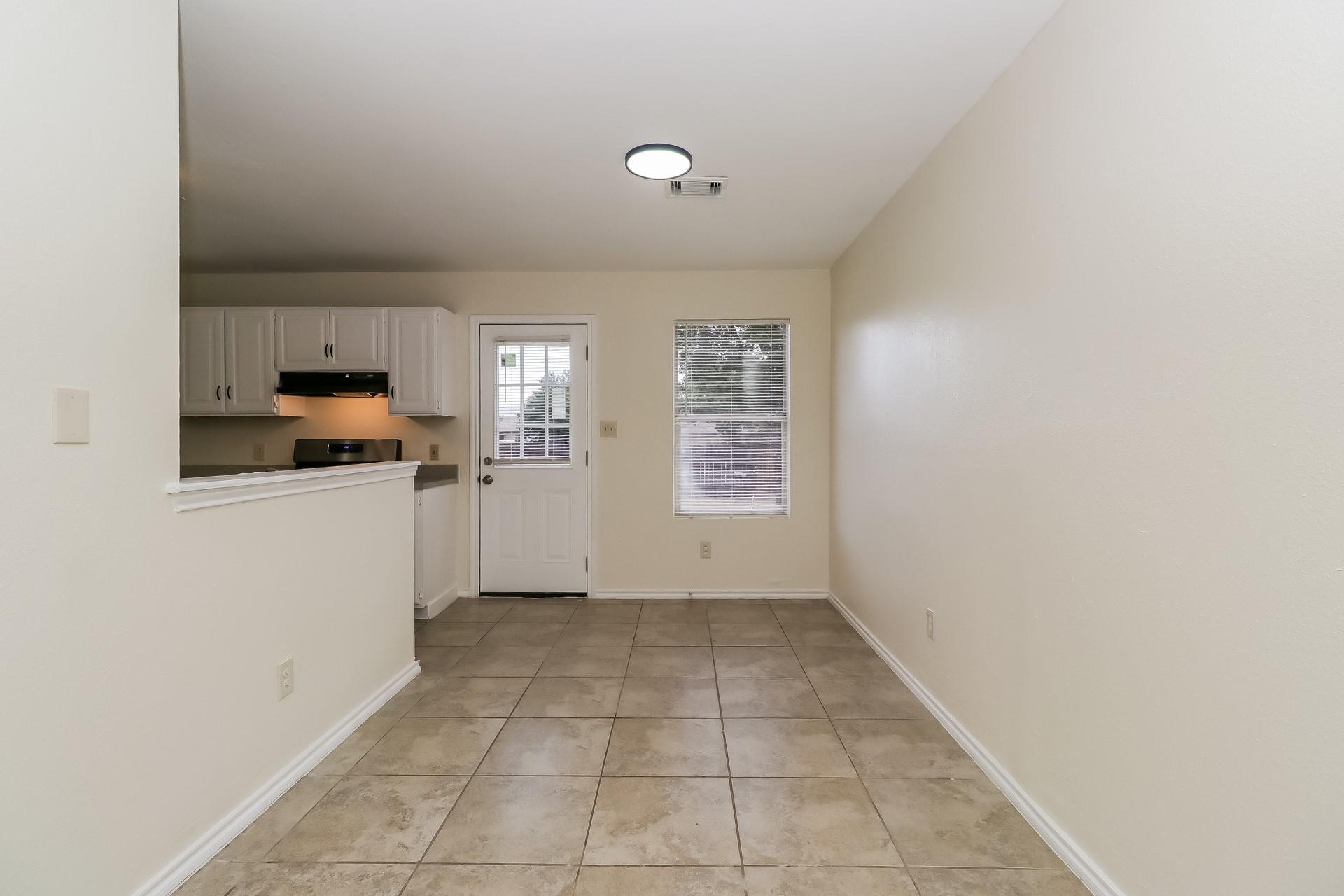 11612 Gemmer Ave, Del Valle, TX 78617