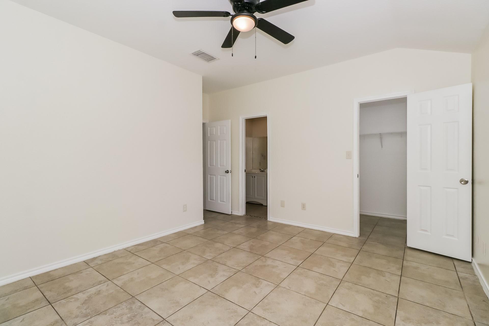 11612 Gemmer Ave, Del Valle, TX 78617