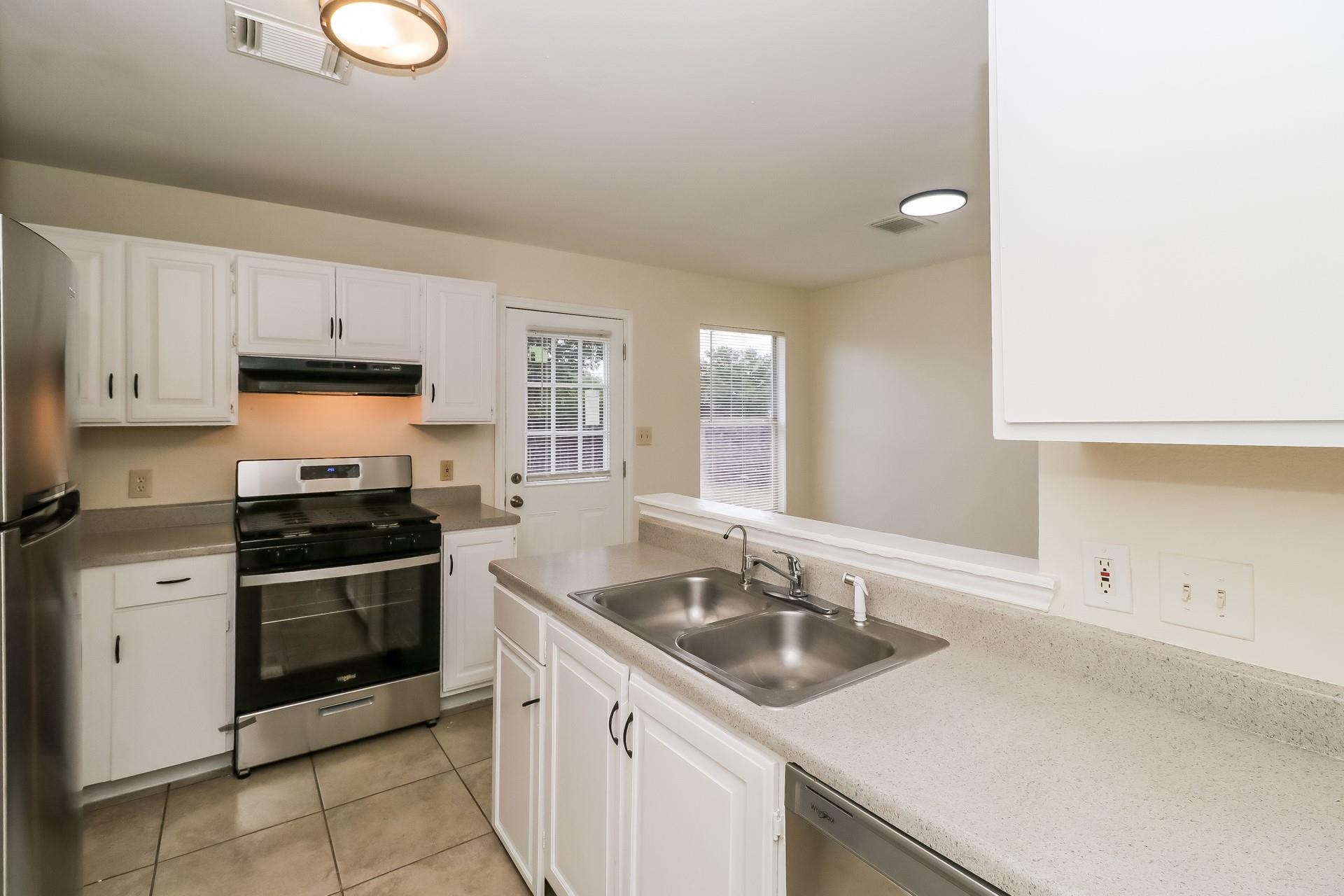 11612 Gemmer Ave, Del Valle, TX 78617