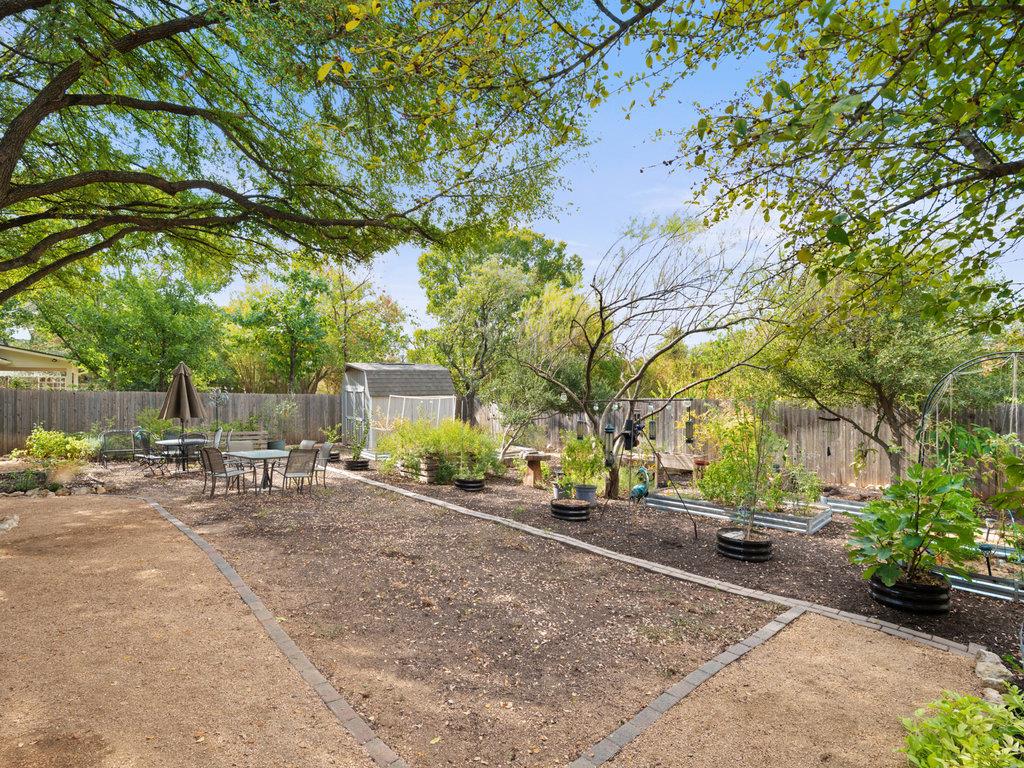 6912 Robert Dixon Dr, Austin, TX 78749