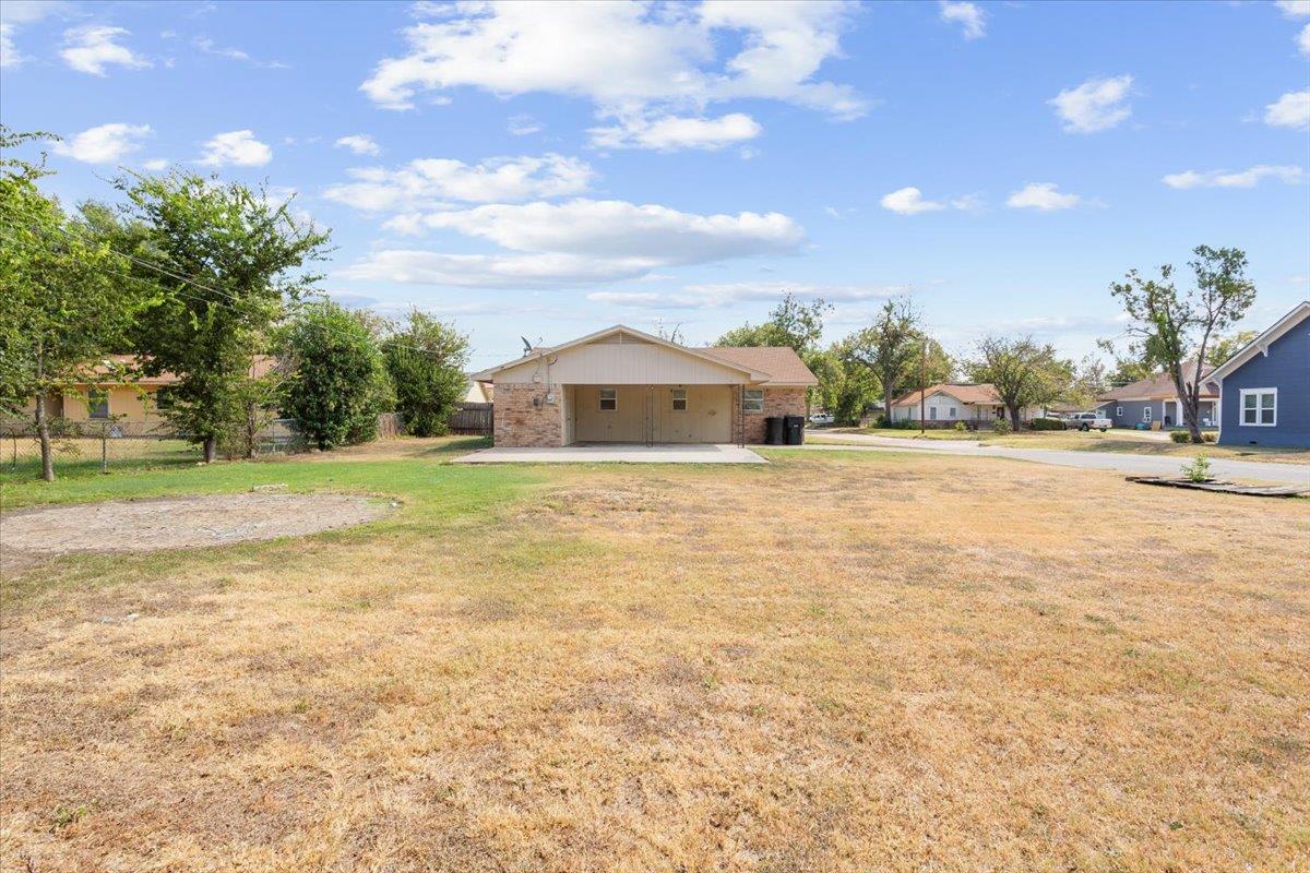 1018 S 11th St, Temple, TX 76504