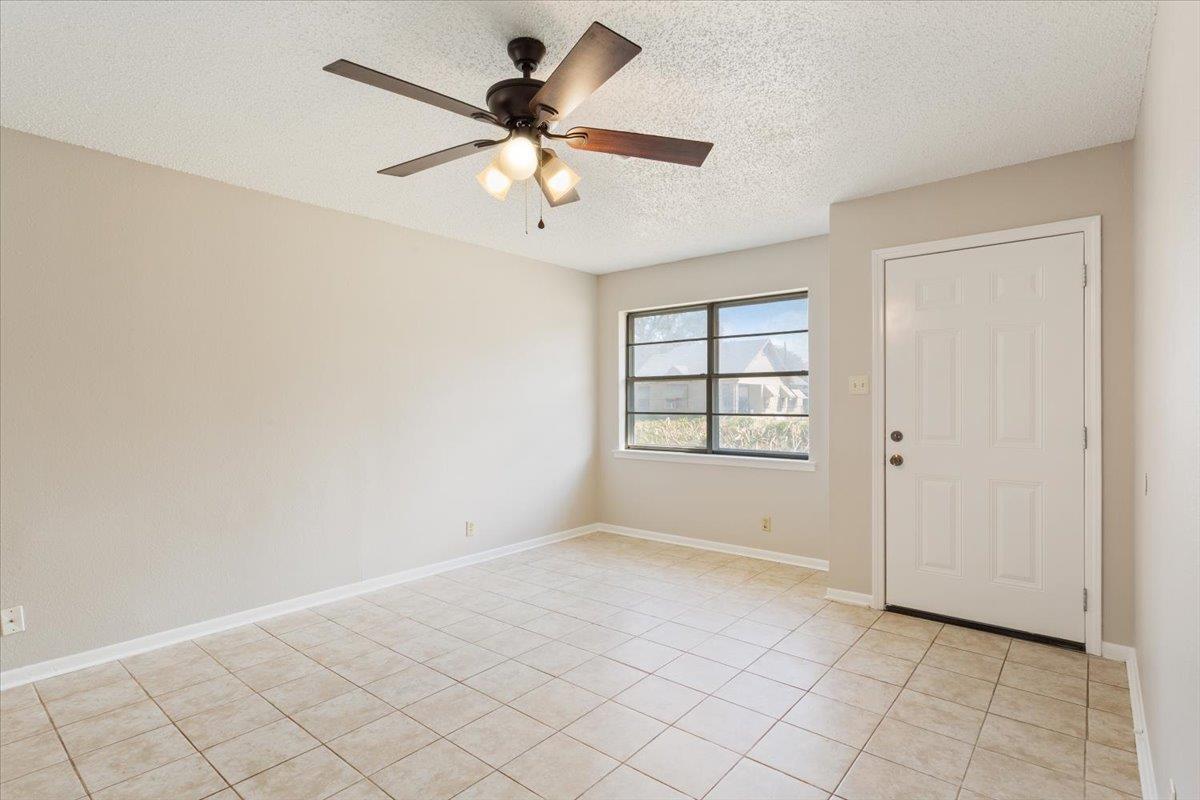 1018 S 11th St, Temple, TX 76504